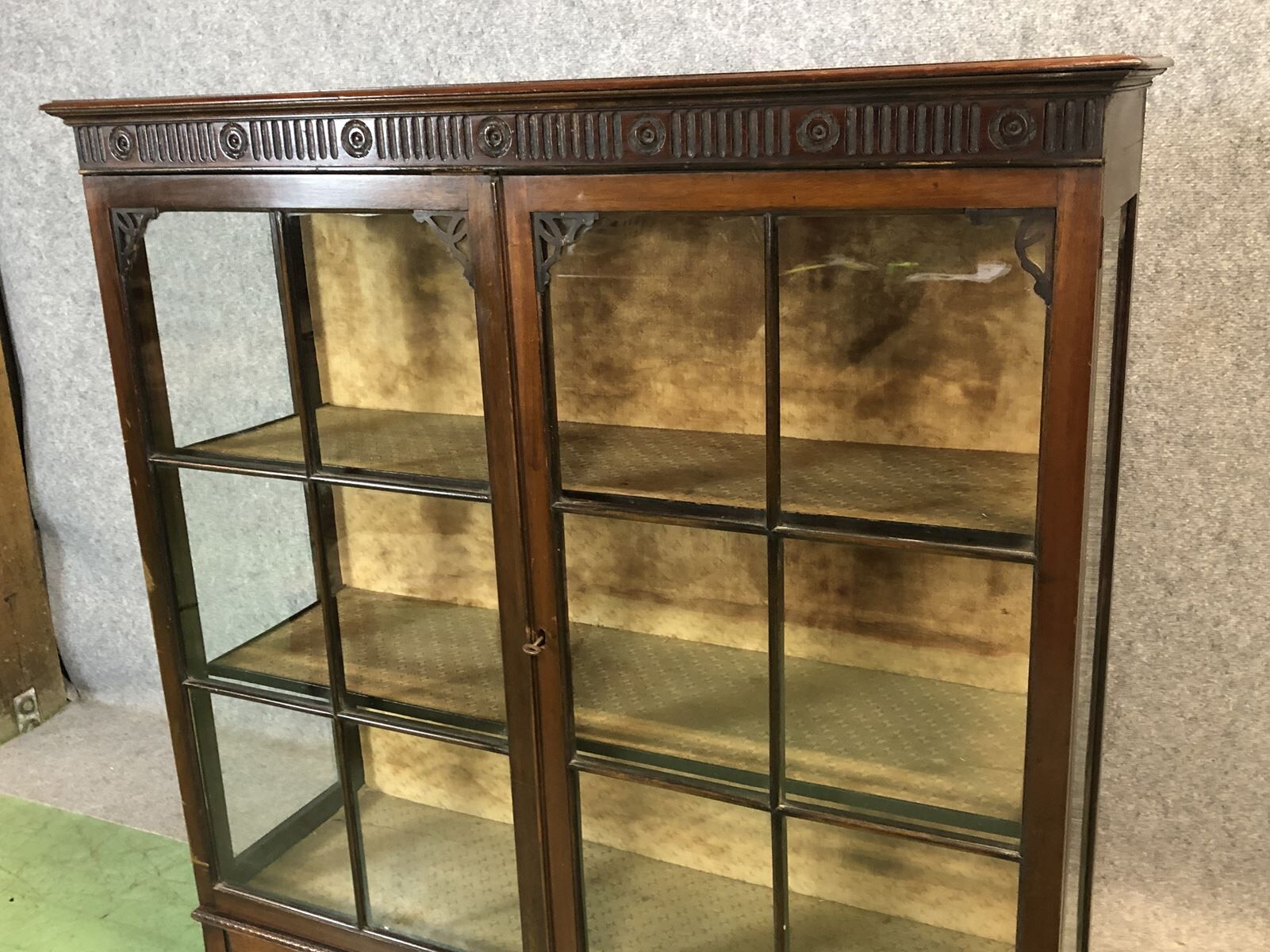 Showcase mahogany XIX