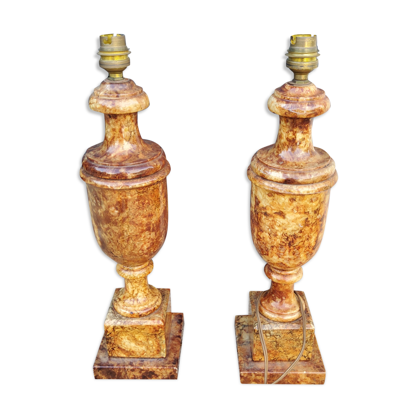 Paire de pieds de lampes des années 70 en albâtre