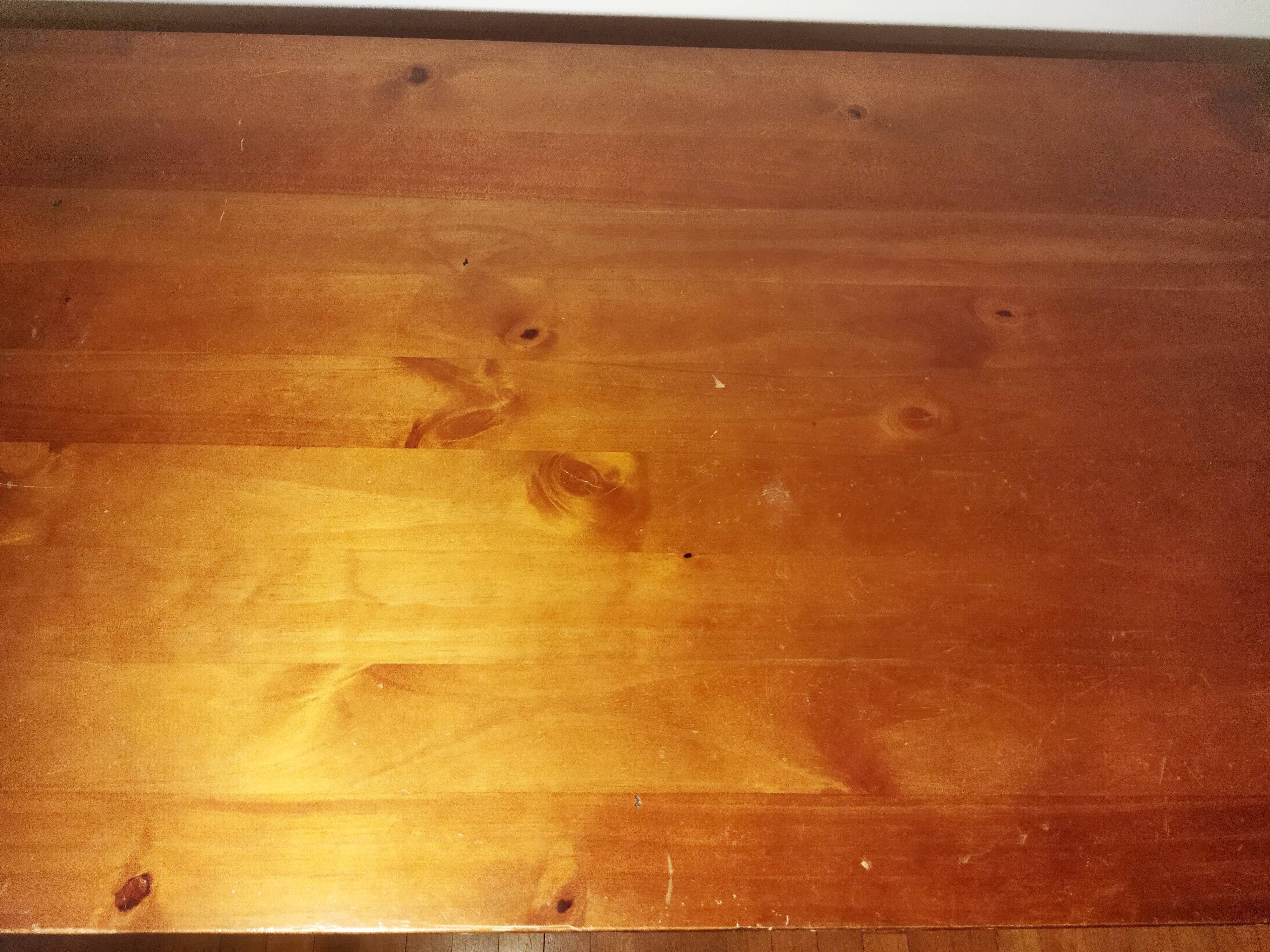 Table feet spindles