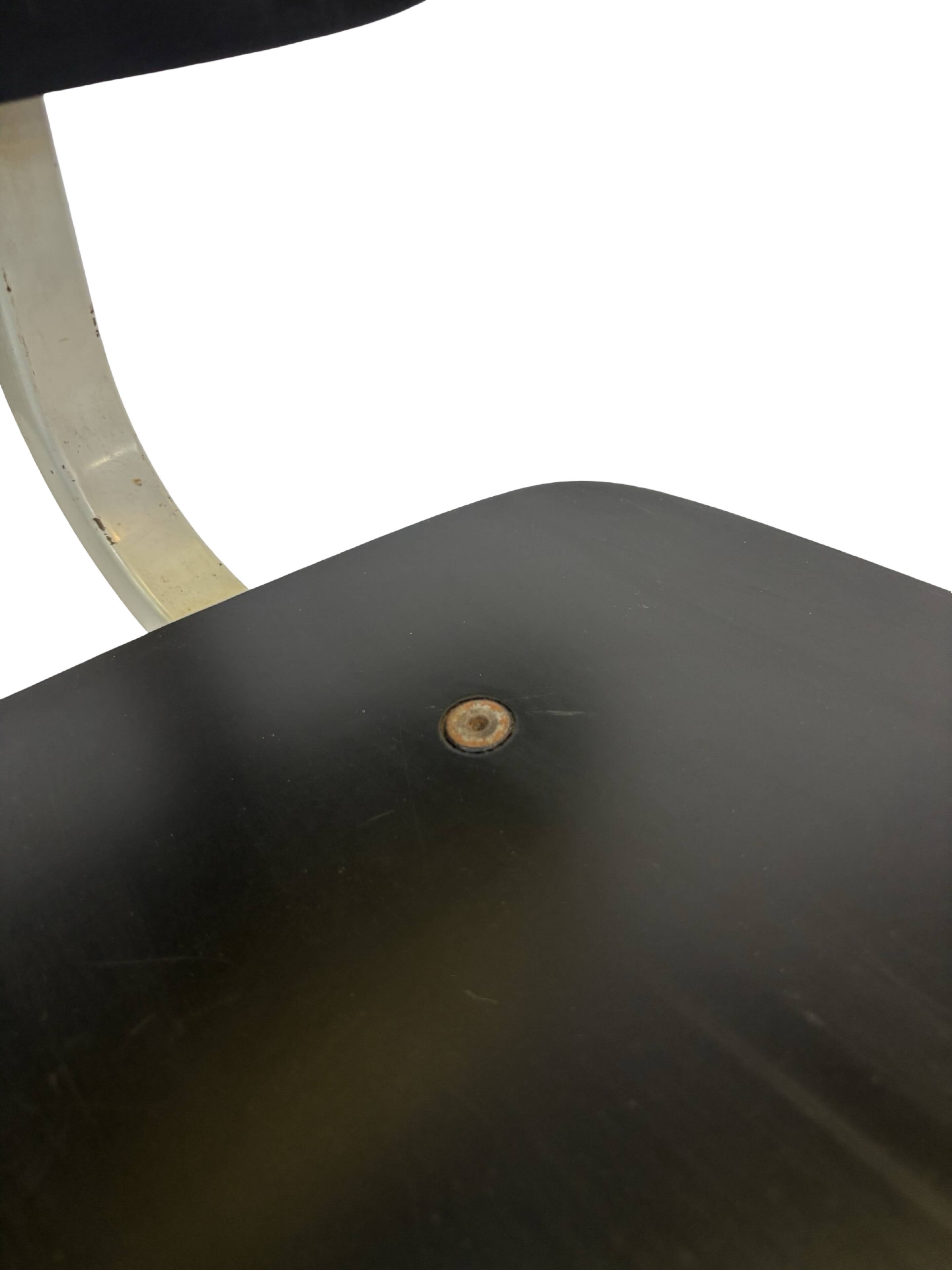 Vintage Friso Kramer Revolt Chair For Ahrend De Cirkel 1960