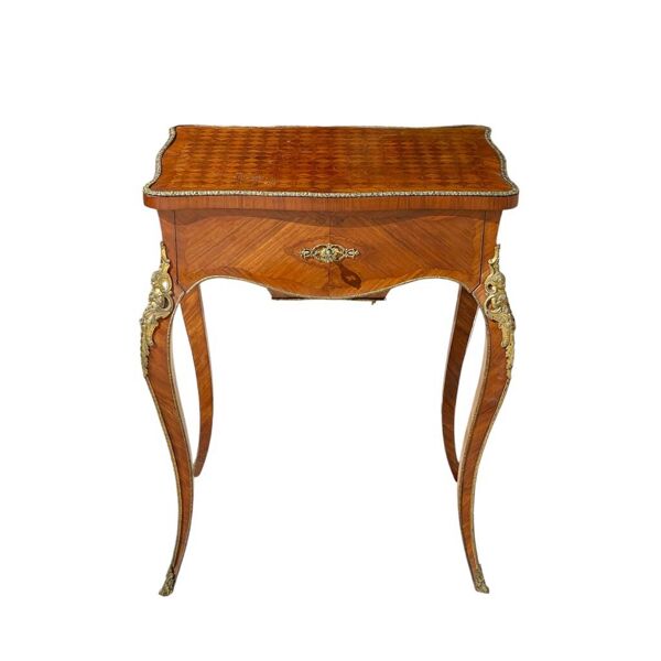 Table d’appoint / Travailleuse Style Louis XV