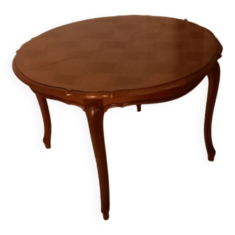 Round table with extension