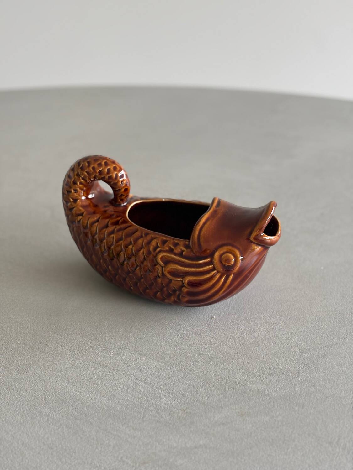 Fish-shaped ceramic sauceboat