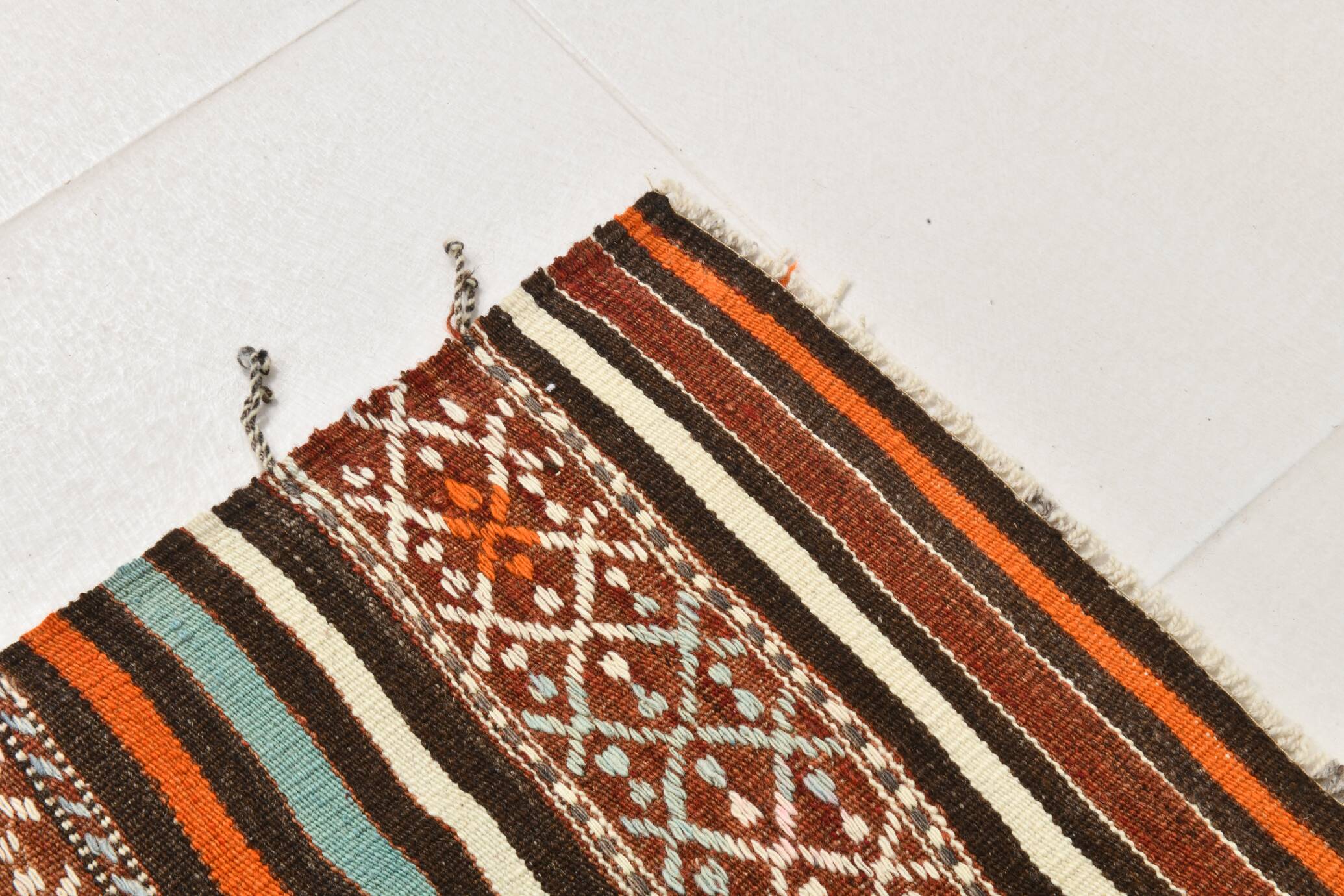 Faded Natural Orientel Kilim Rug, 146x252 Cm