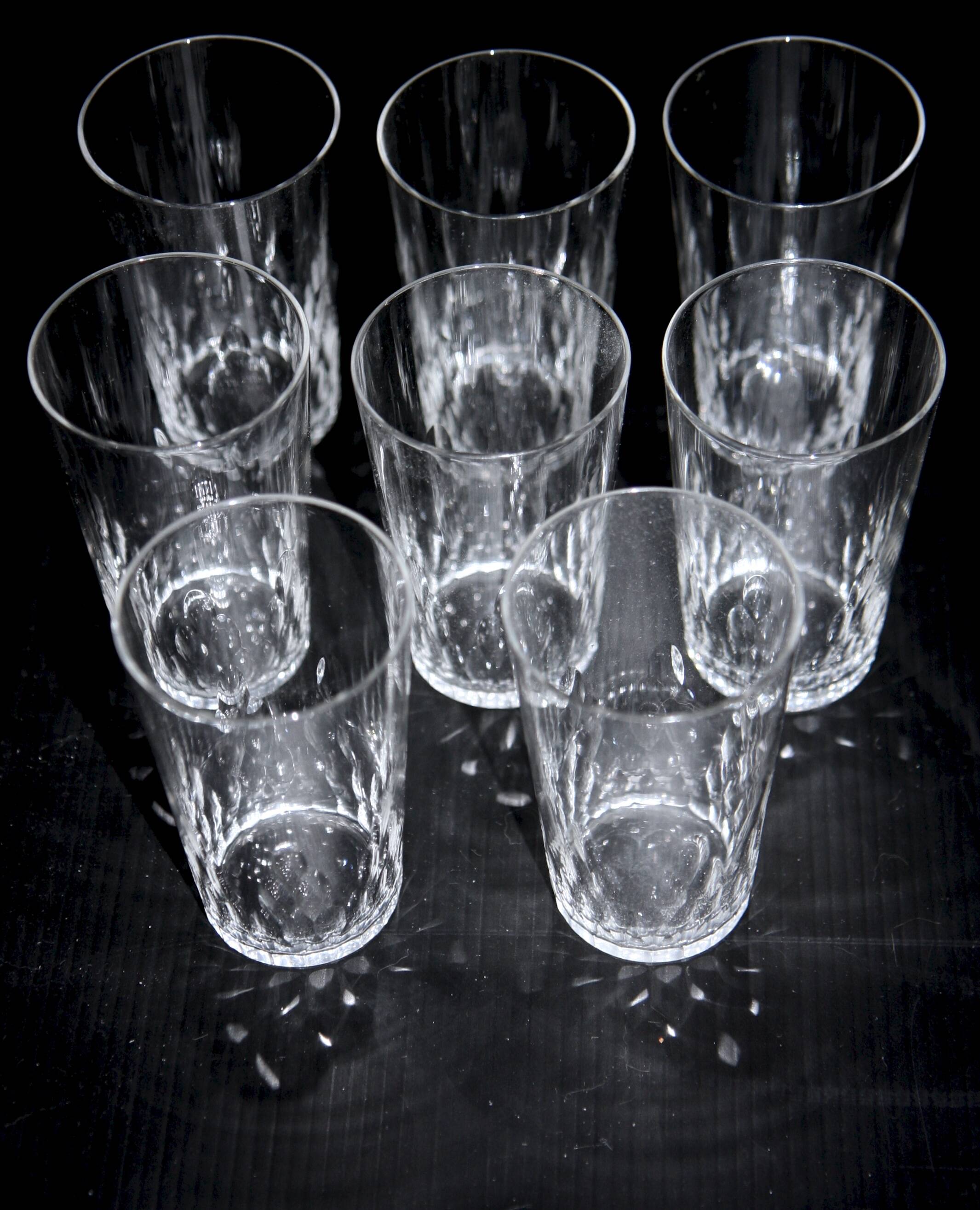 8 Baccarat goblet glasses in cut crystal.