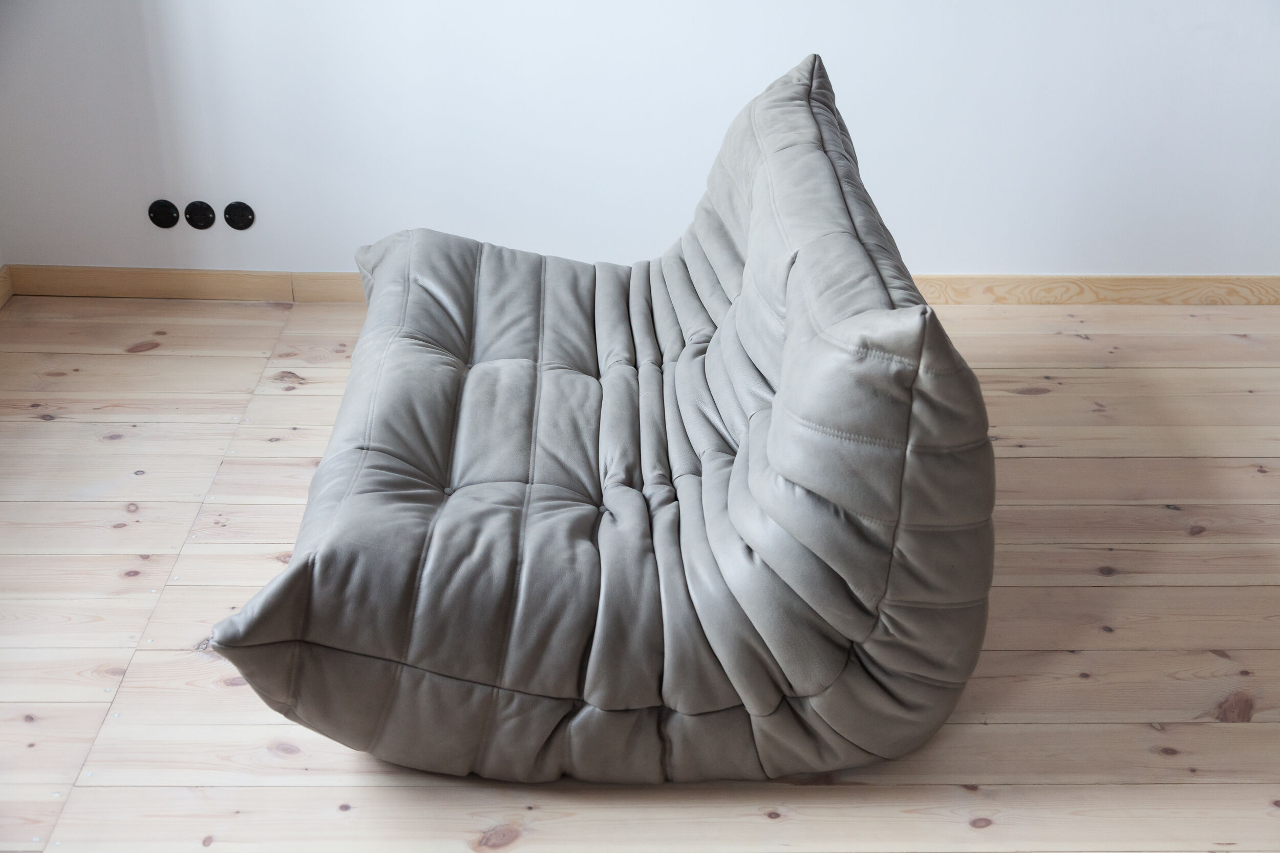 Togo sofa model designed by Michel Ducaroy 1973