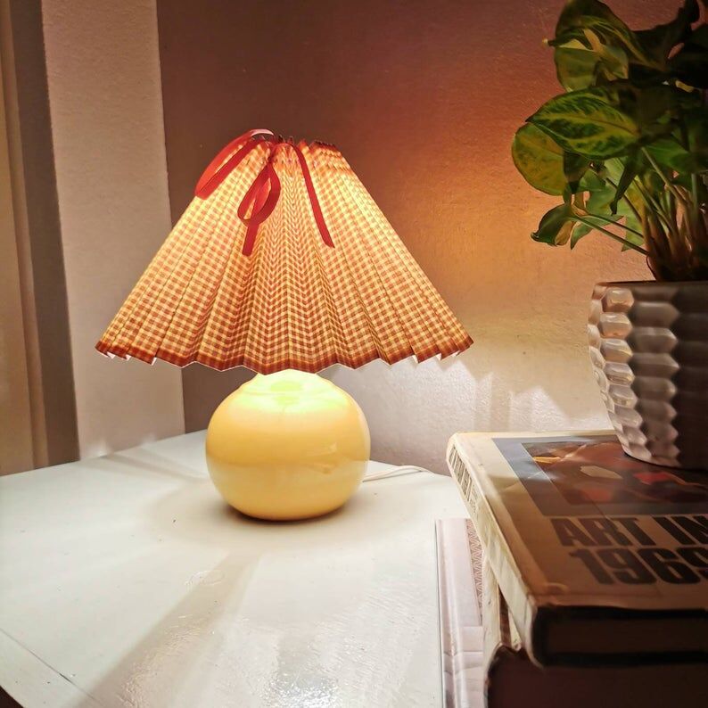 Vintage table lamp 80s