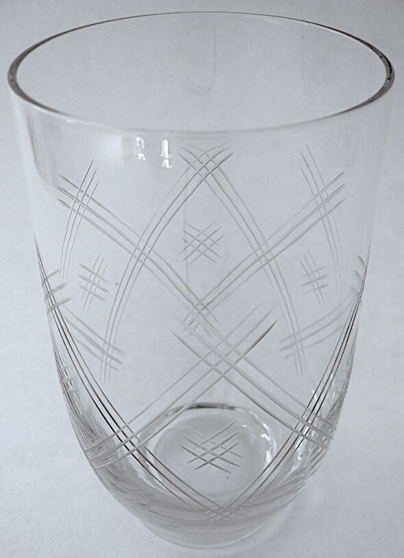 Suite of six glasses with orangeade, cut crystal