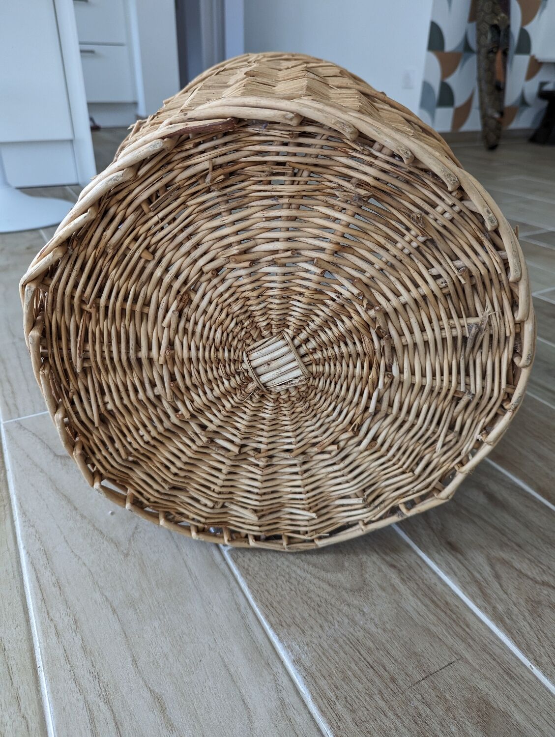 Wicker laundry basket