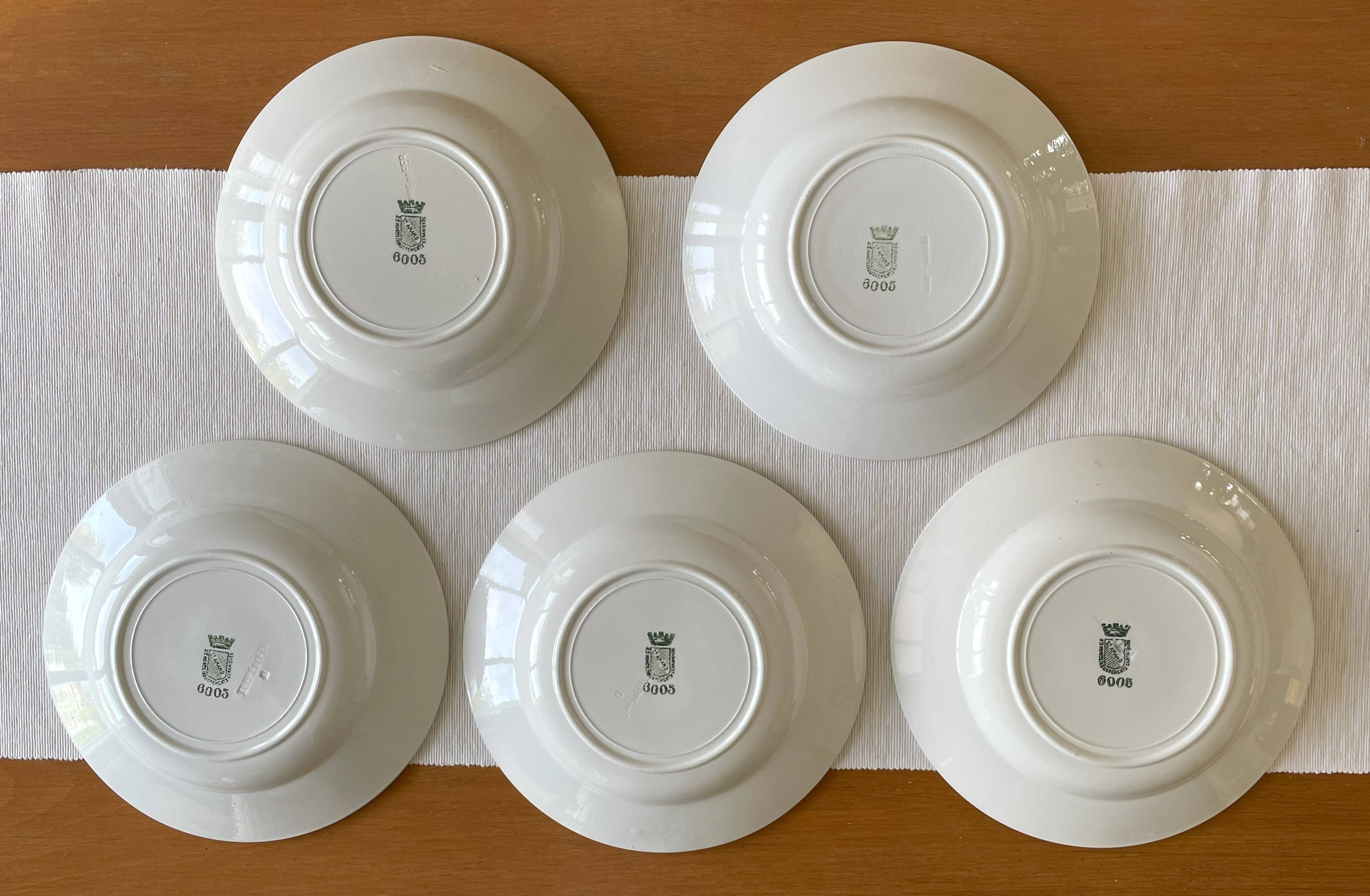 5 assiettes creuses anciennes en faïence de Saint-Amand