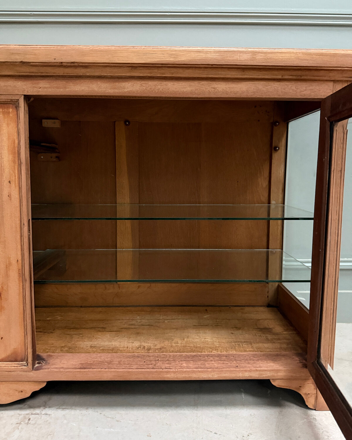 Low antique display cabinet (renovated)