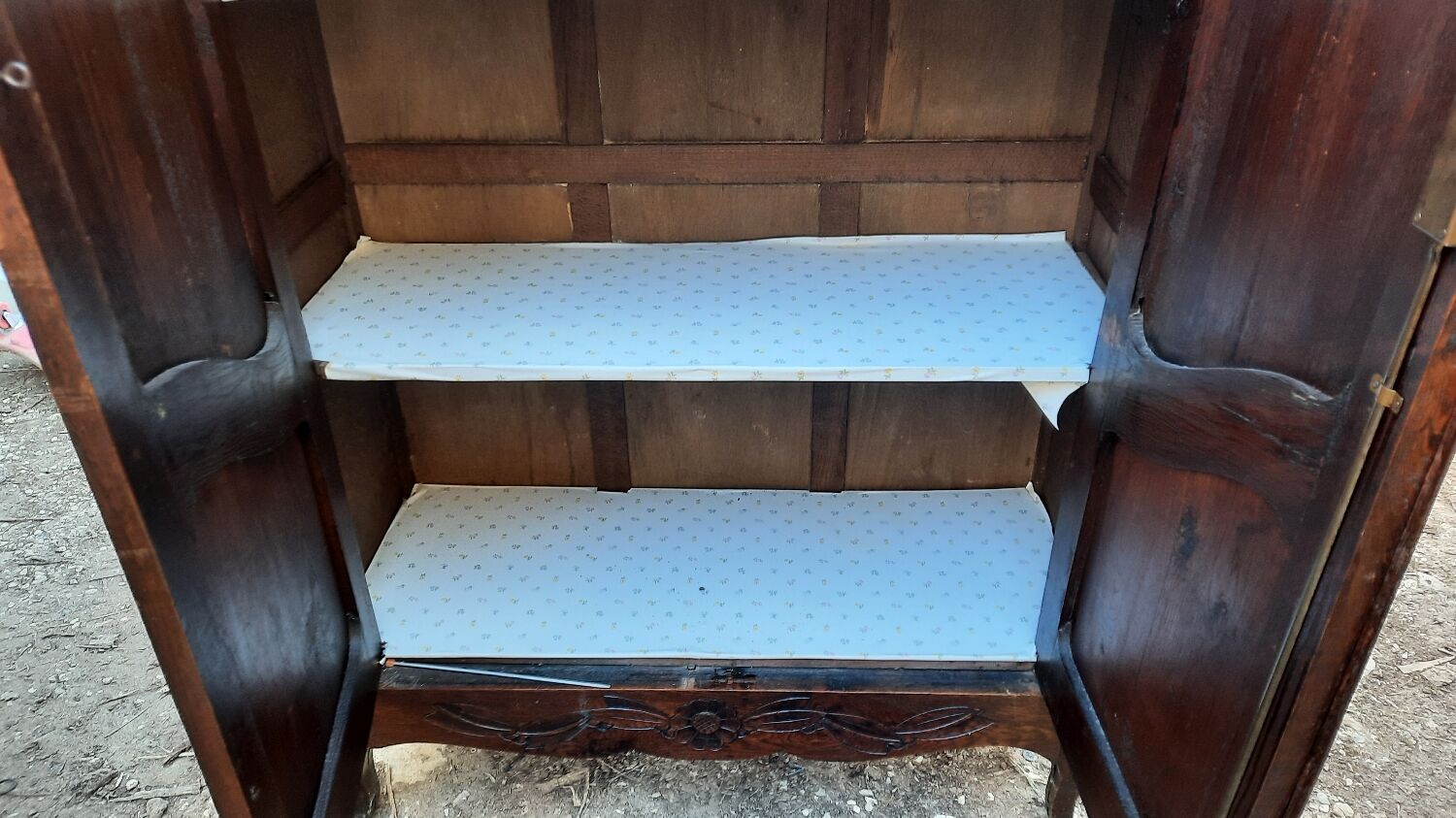 Armoire vintage