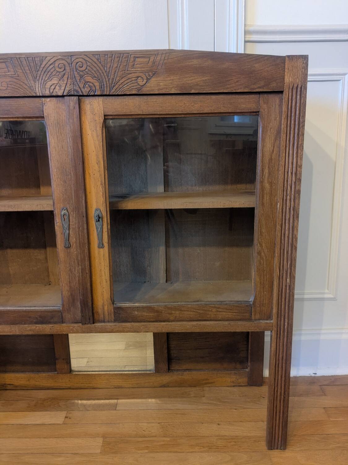 Glass cabinet