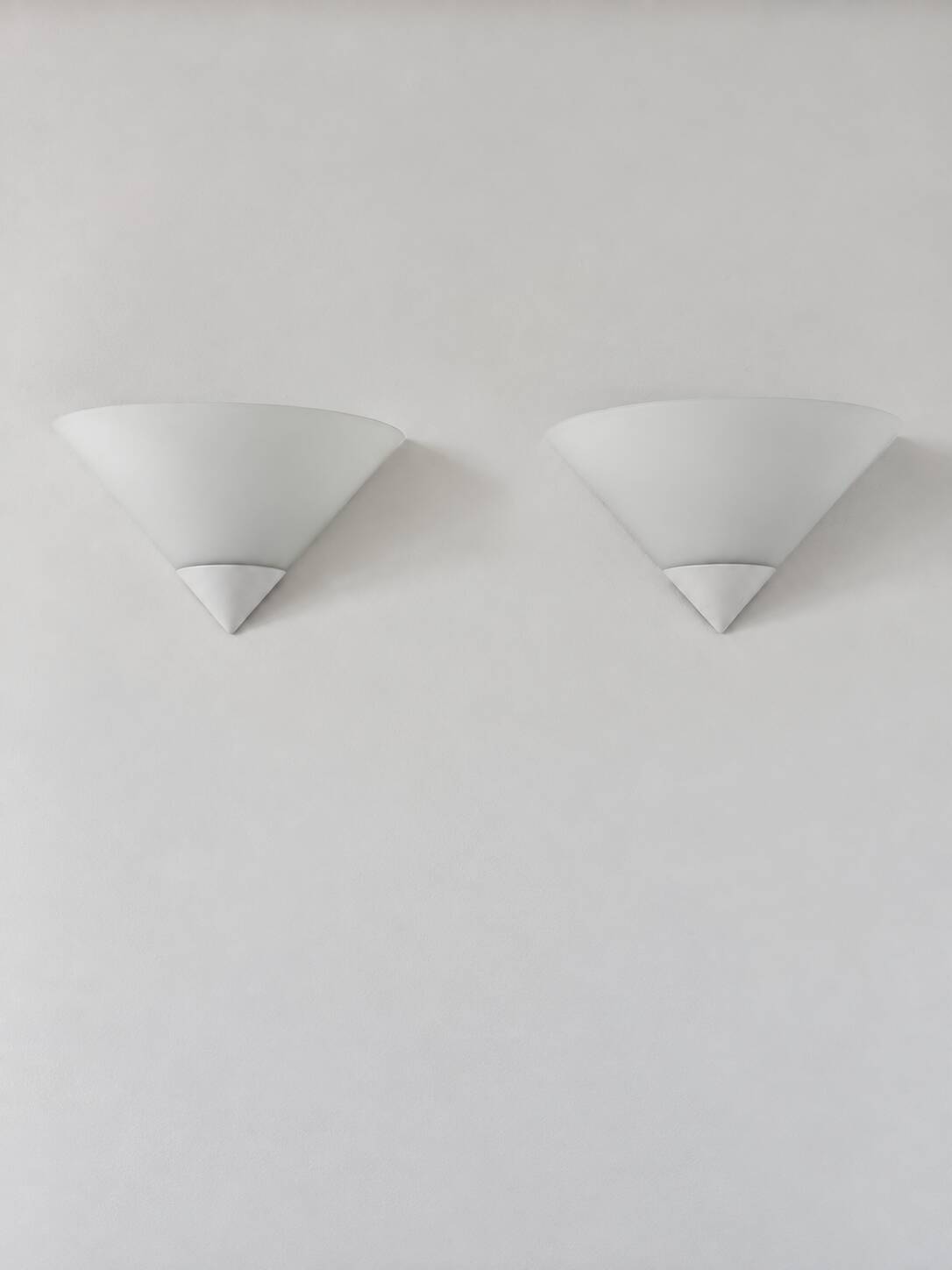 Pair of vintage wall lights in glass and white lacquered metal, Limburg, Germany 70s