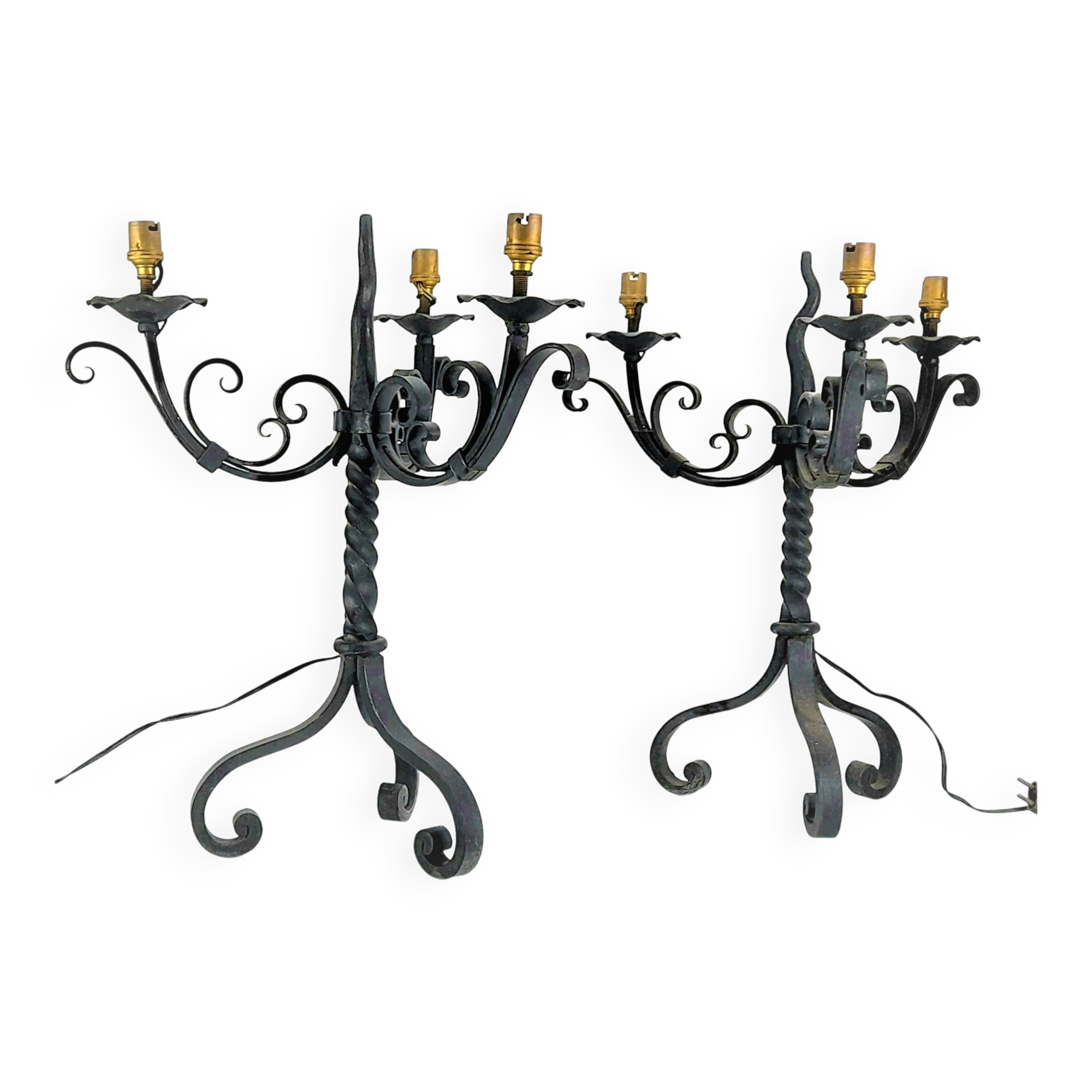 Paire de lampes chandeliers à trois lumières en fer forgé - Travail français des années 30