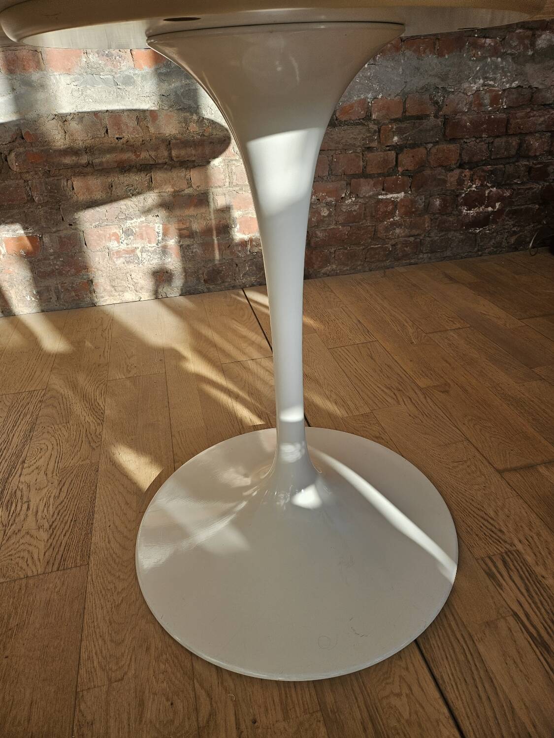 Table Eero by Knoll 1970