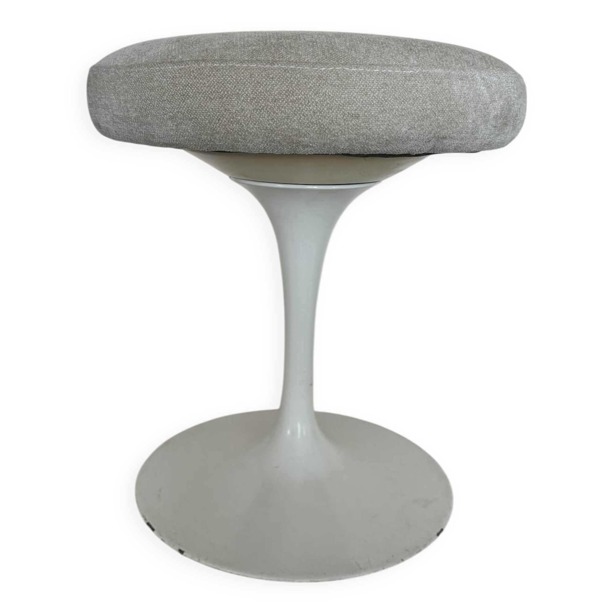 Tulip stool by Eero Saarinen for Knoll