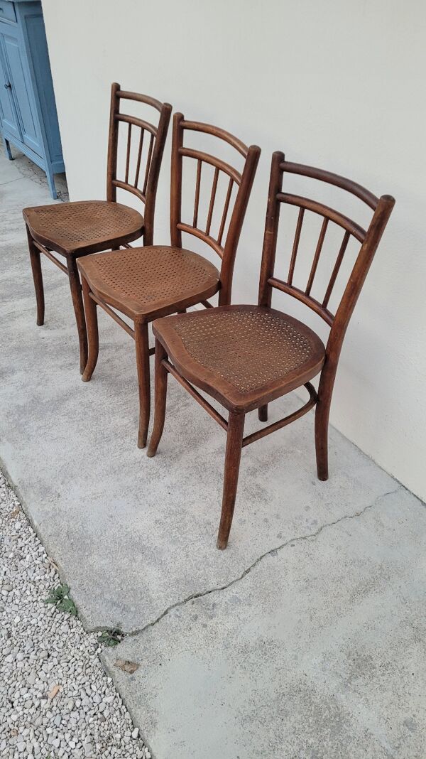 Série de 3 chaises de bistrot signé Thonet ancienne