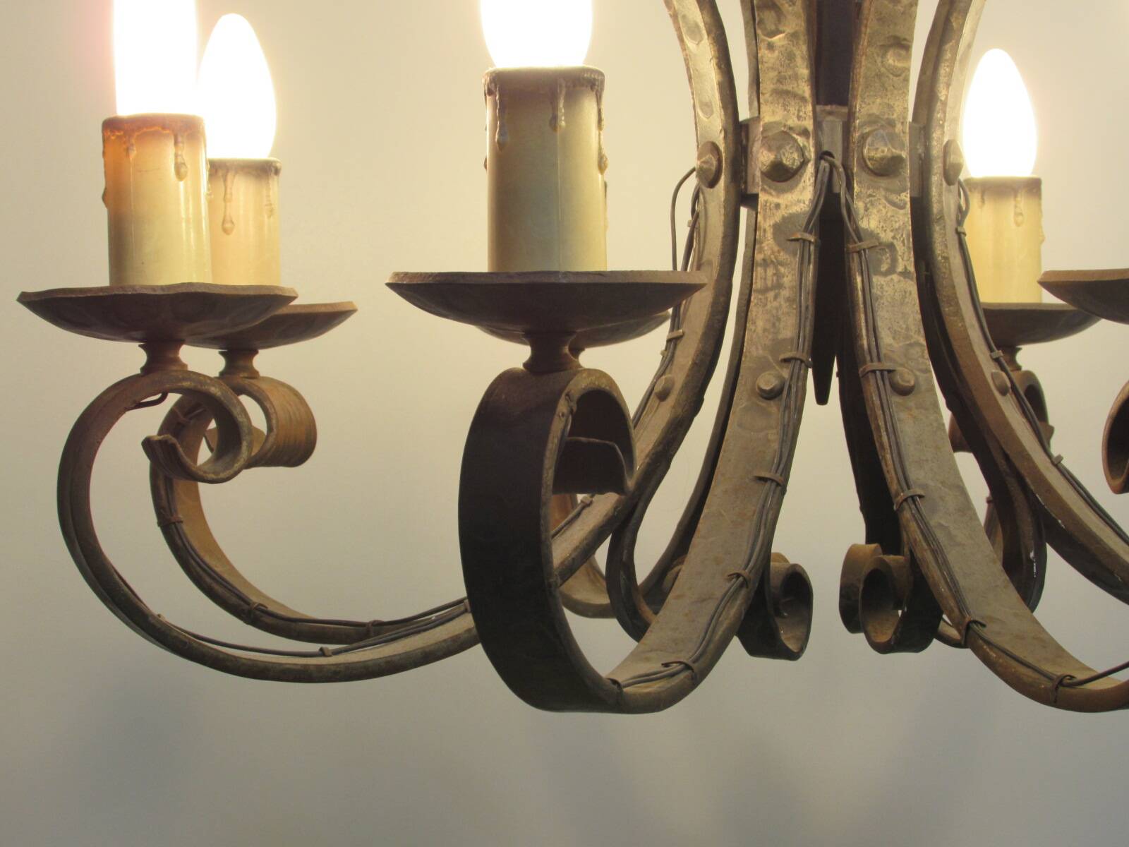 Lustre en fer forgé des années 1940