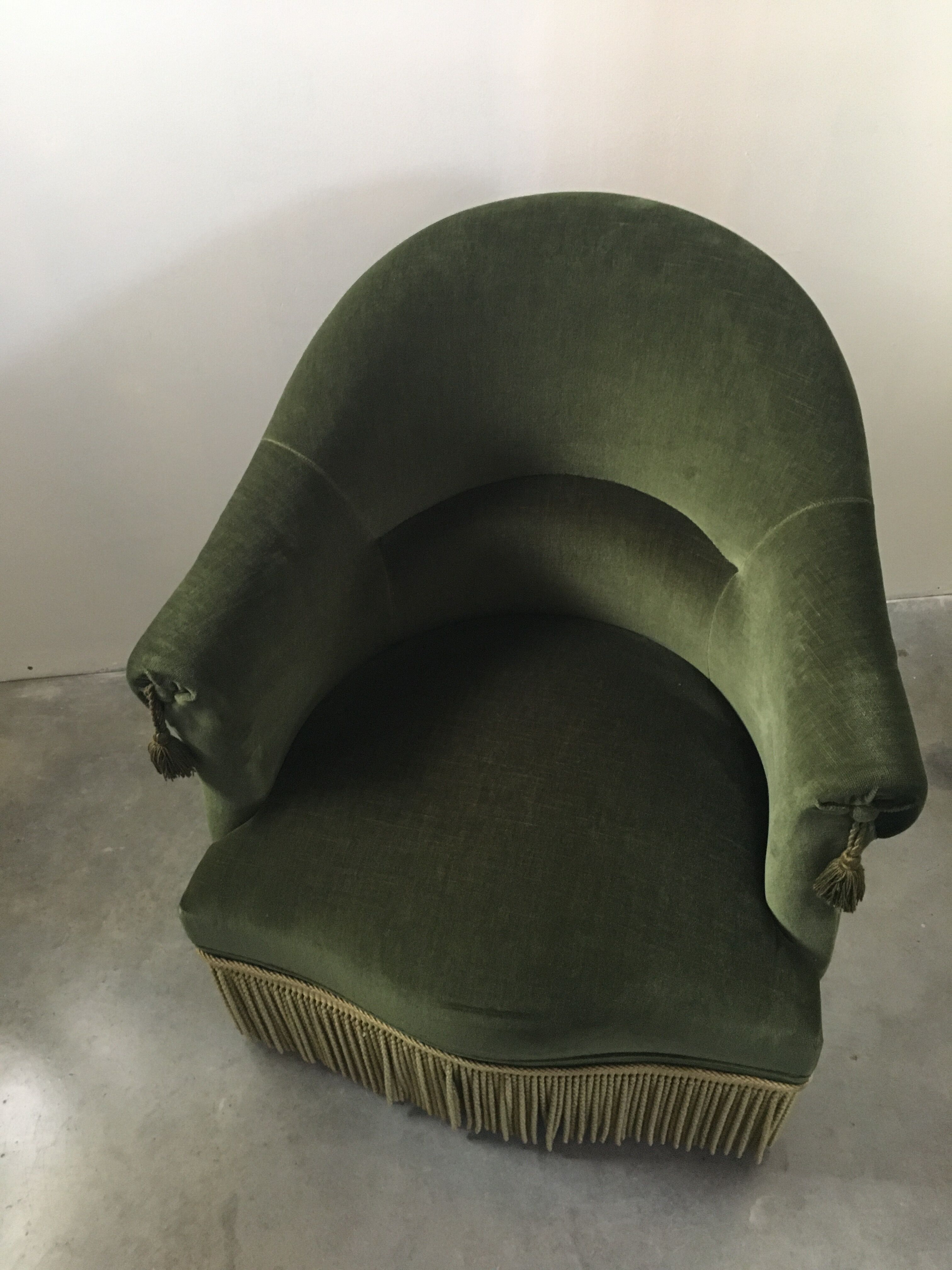 Green velvet toad chair