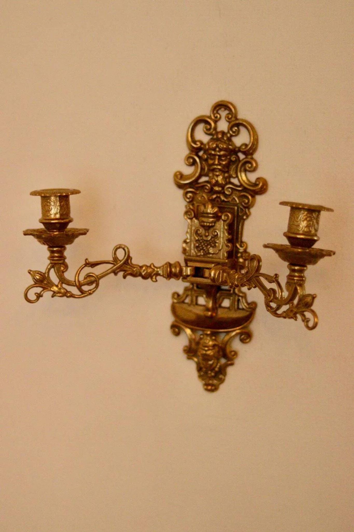 Applique murale suédoise en laiton, style milieu du siècle
