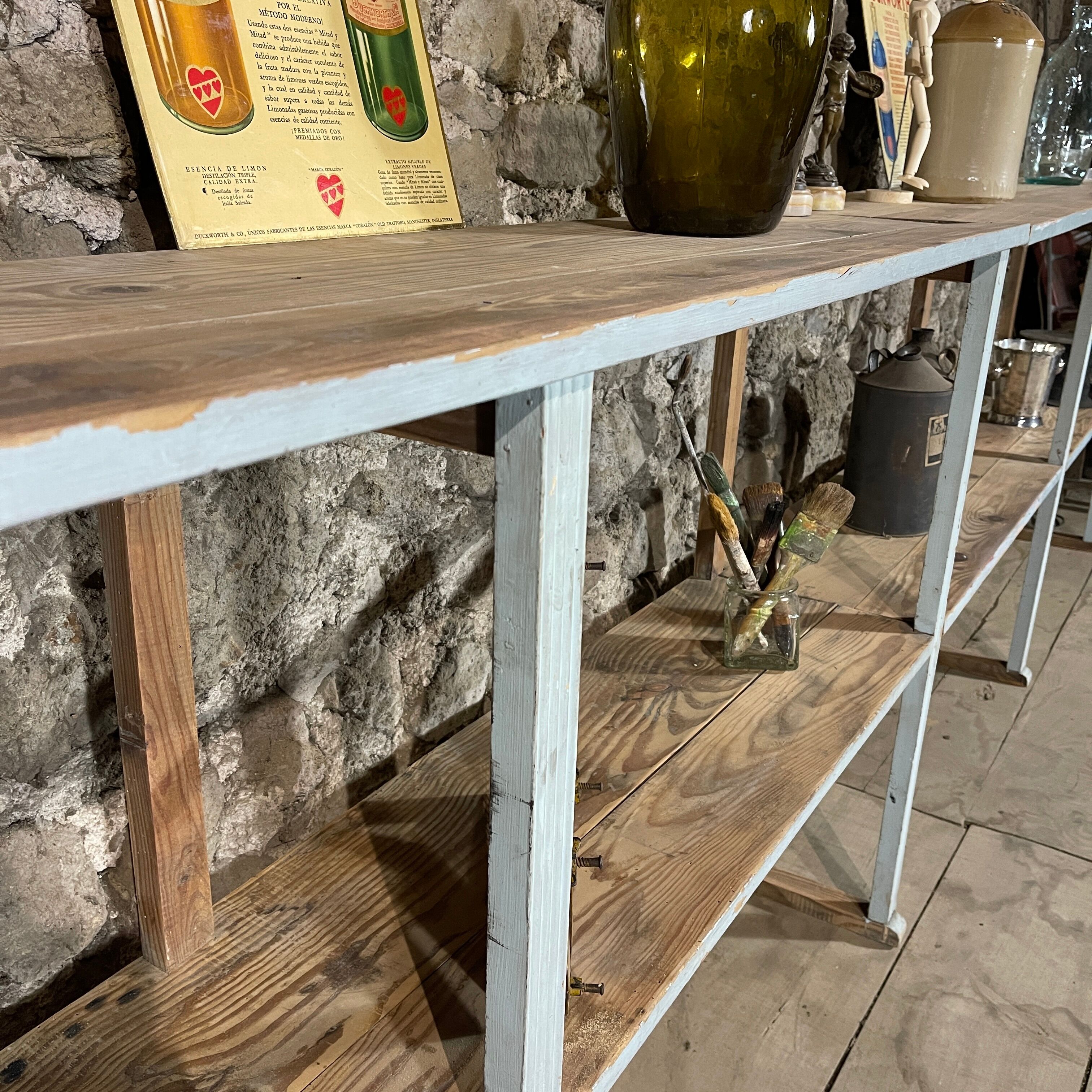 Commercial shelf