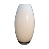 Vase contemporain en opaline blanche