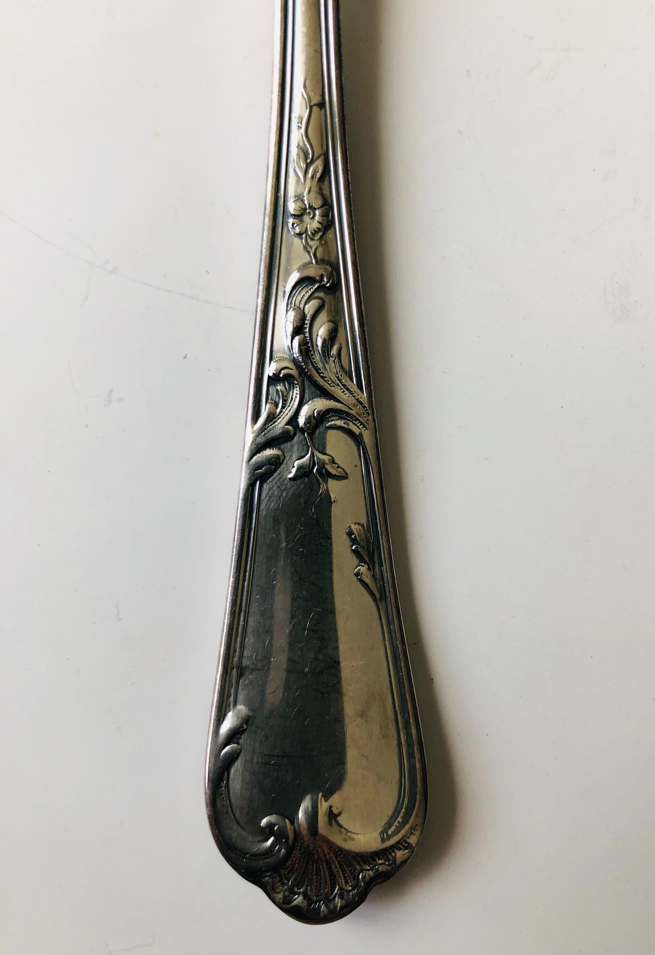 Silver metal fish service cutlery