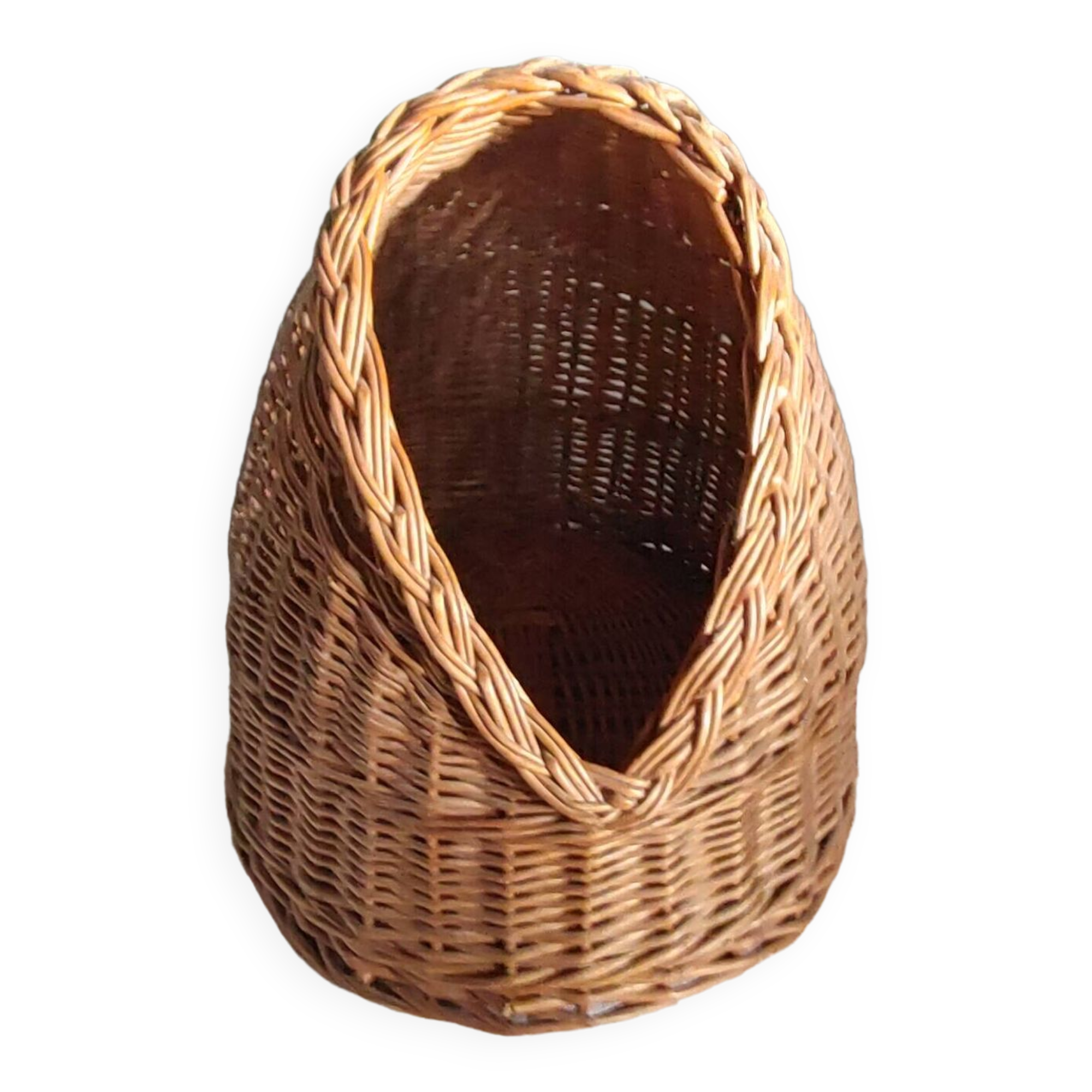 Vintage -Small rattan cat basket
