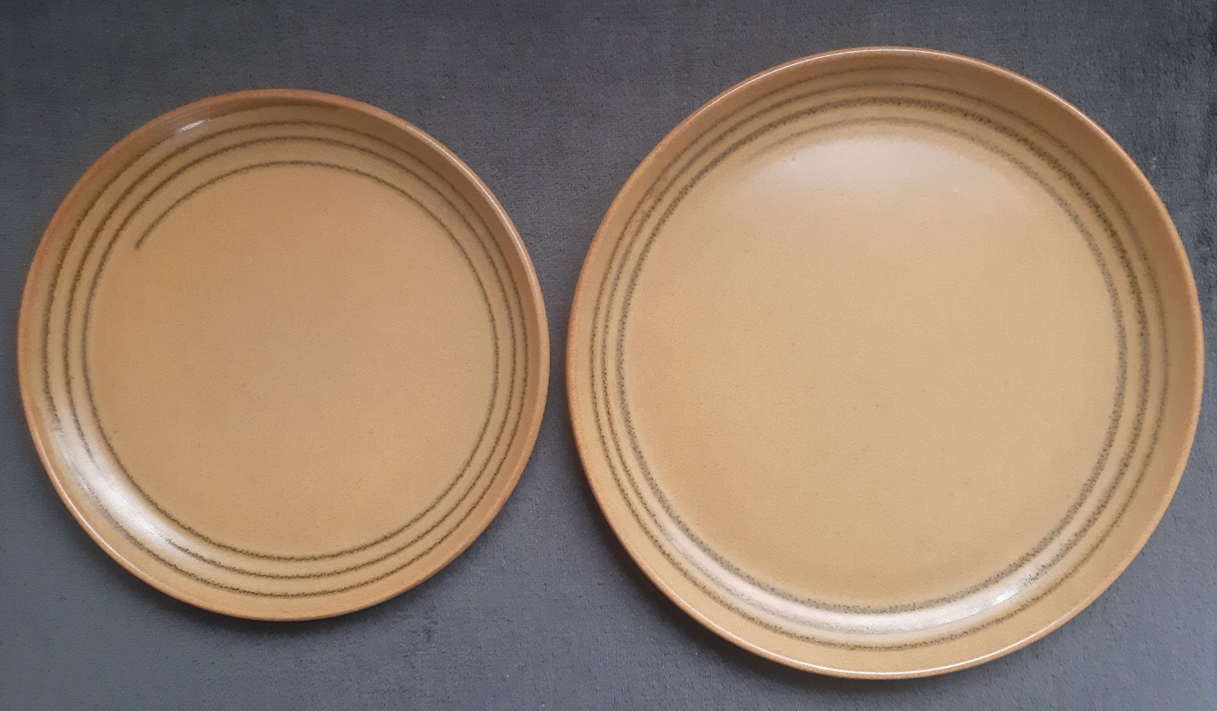 Stoneware dishes