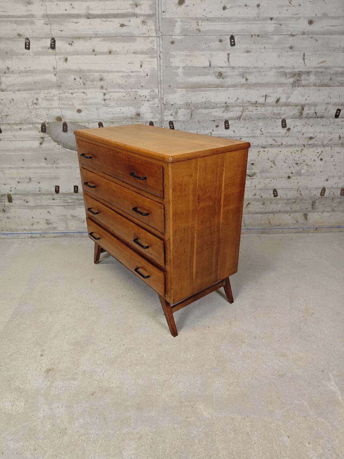 Vintage chest of drawers with tapered legs