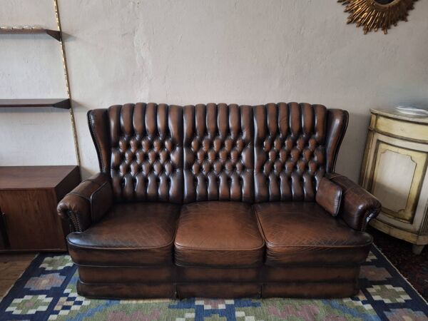 Canapé Chesterfield 3 places en cuir couleur châtaigne