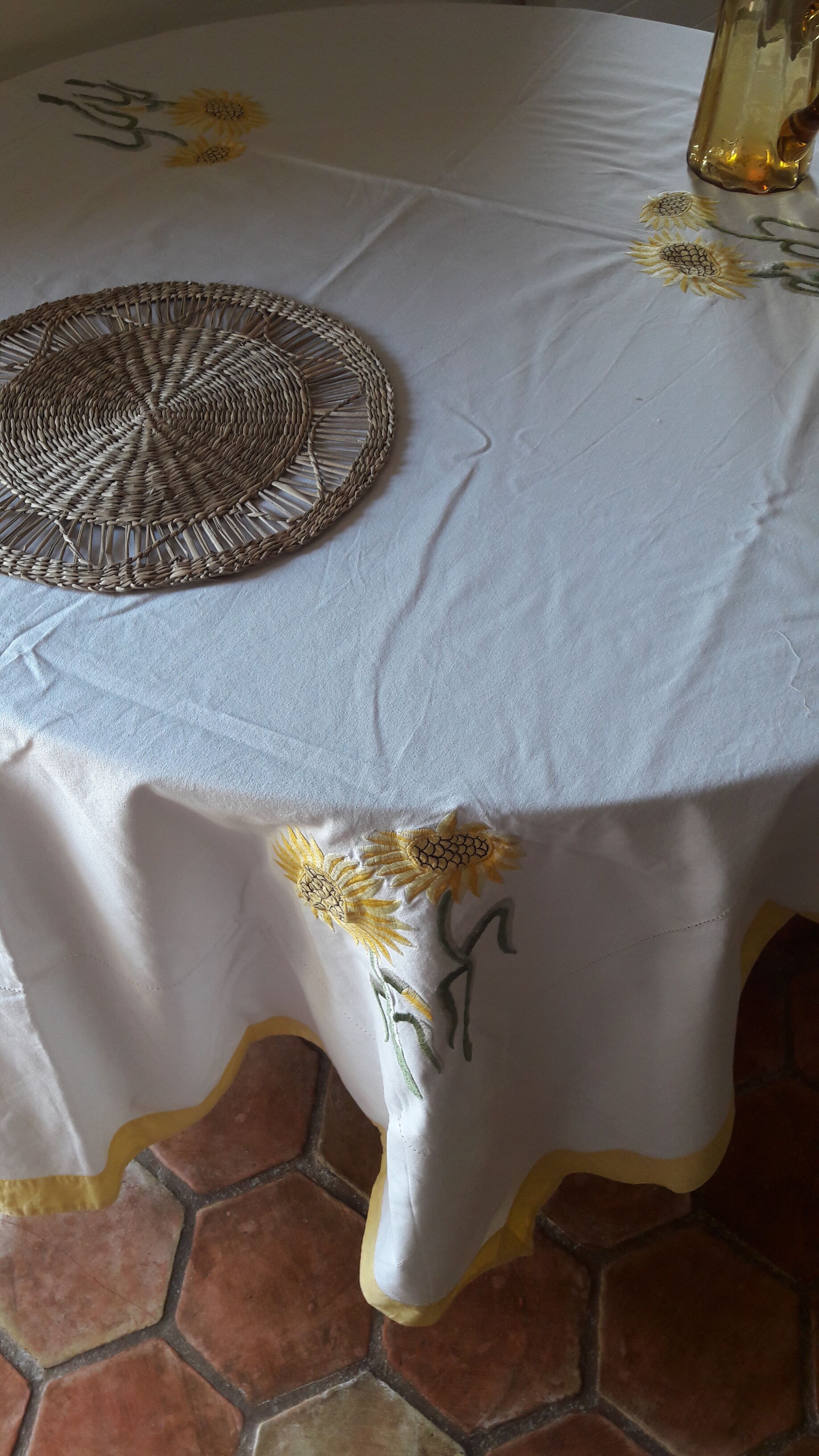 Cotton tablecloth ivory sunflower pattern