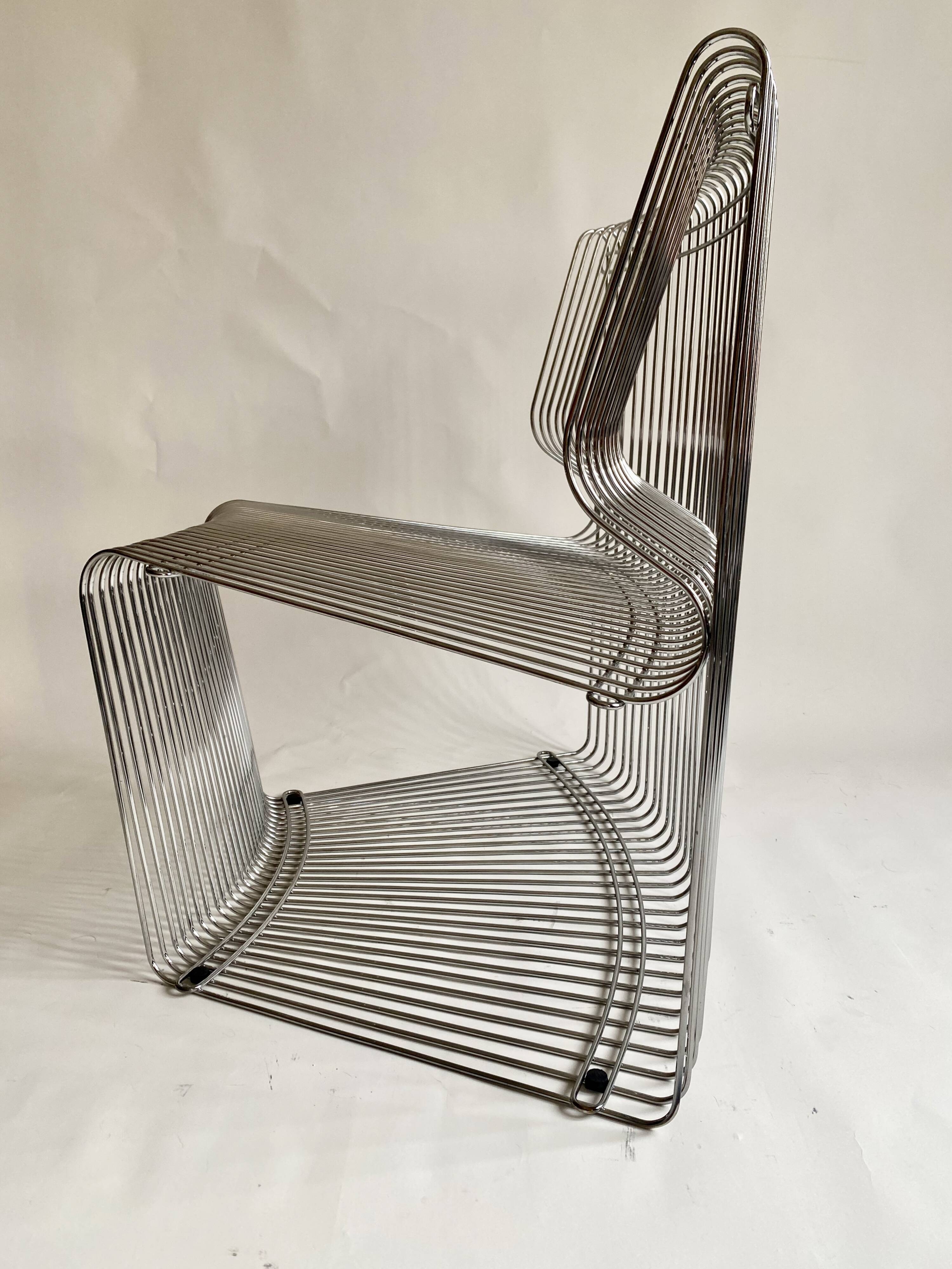 Verner Panton . Fauteuil Pantonova, modèle 'Concave'