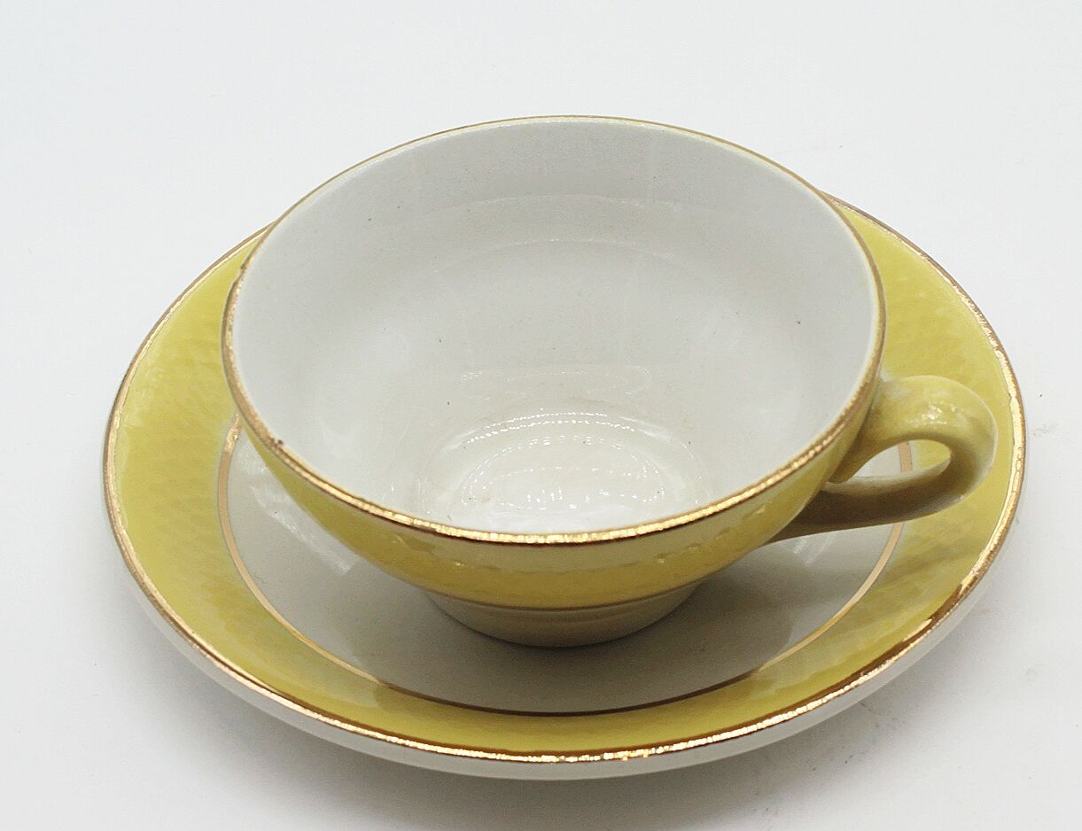 Lot of 2 cups and under vintage ceramic cup