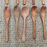 10 wooden spoons