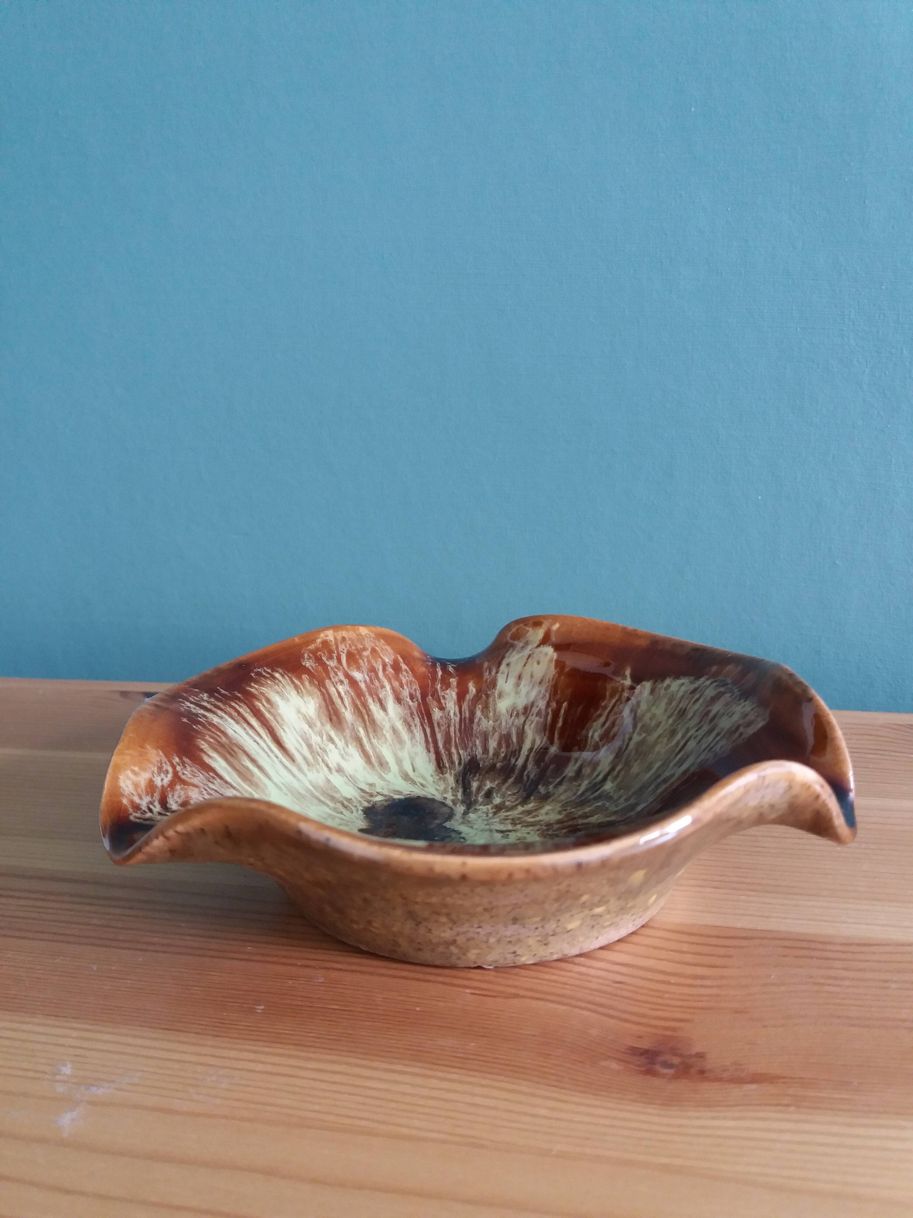 Handcrafted ceramic ashtray from the Basque Country, Béarn, 1970s