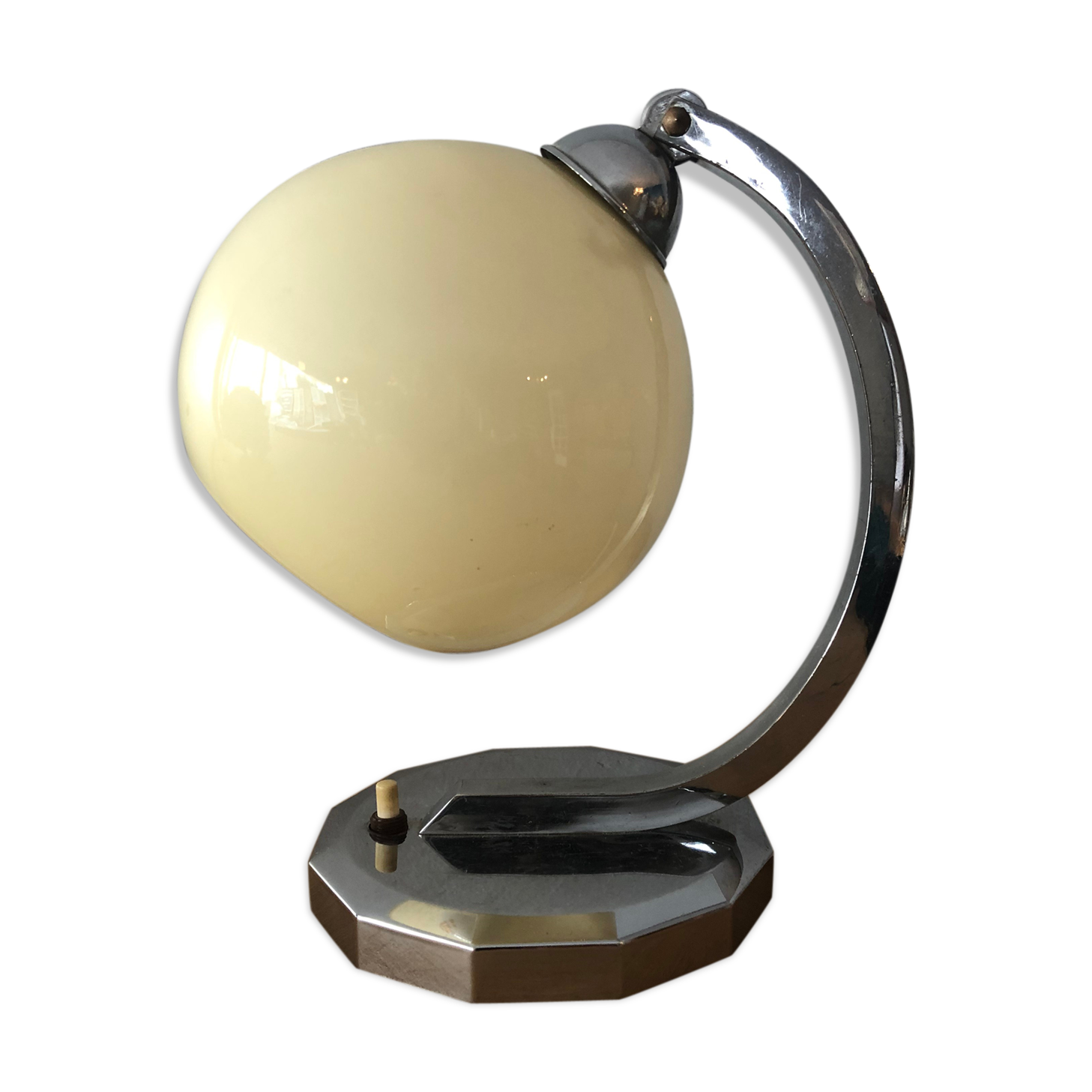 Art deco lamp