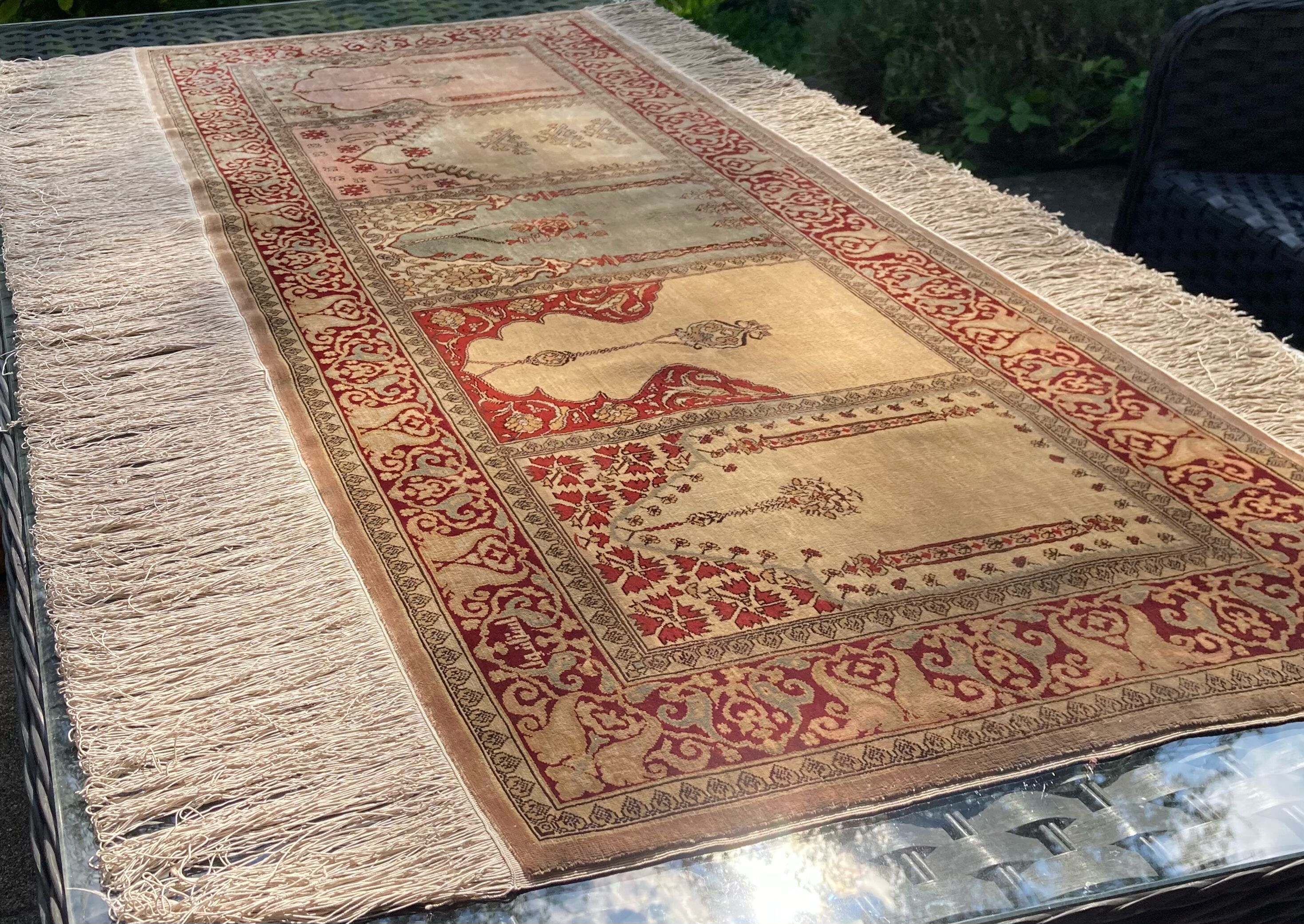 Tapis Istanbul en Soie Signé