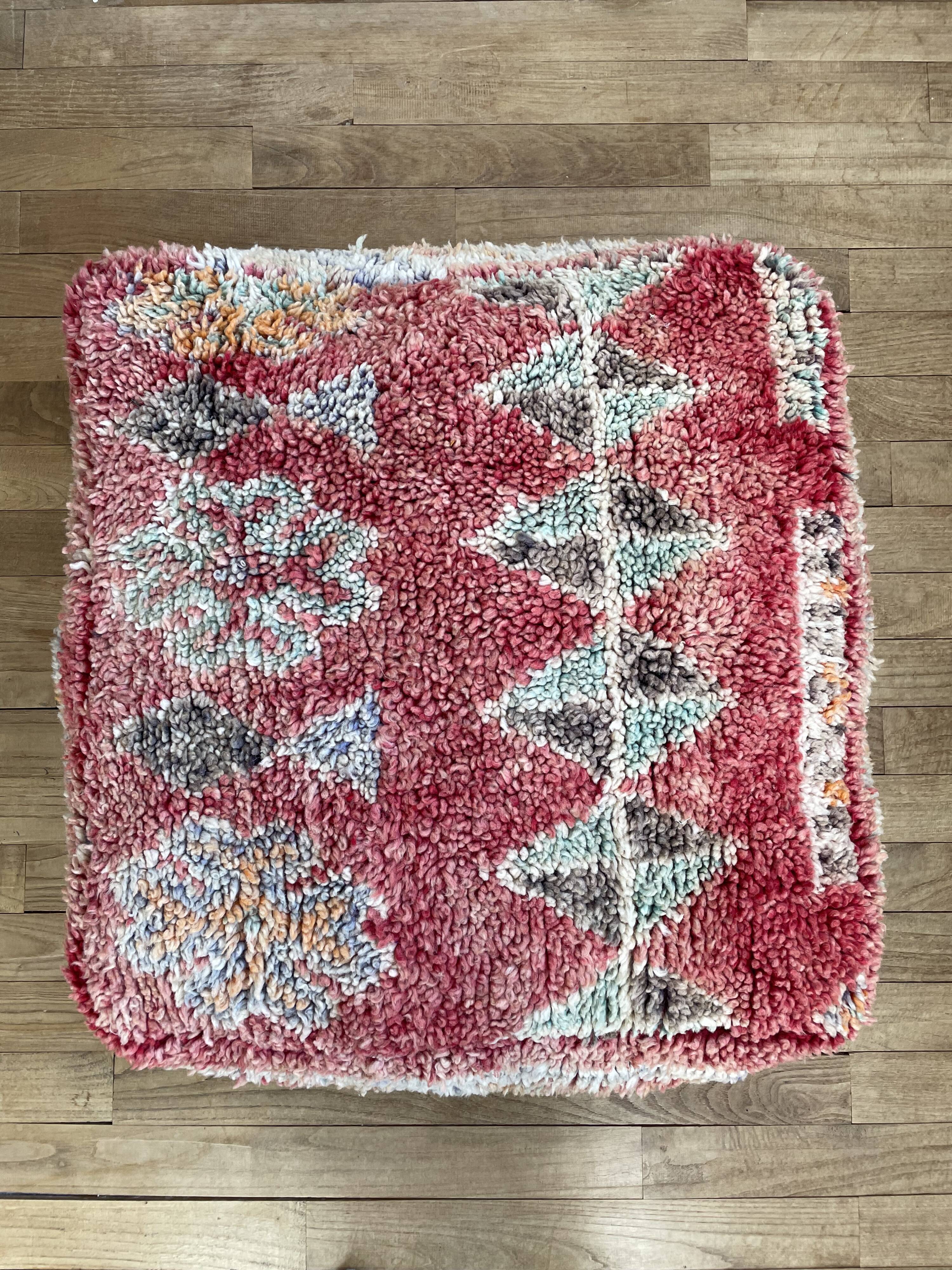 Moroccan Berber pouf colored in Terracotta wool