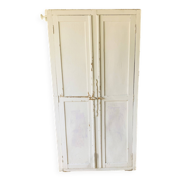 Armoire parisienne