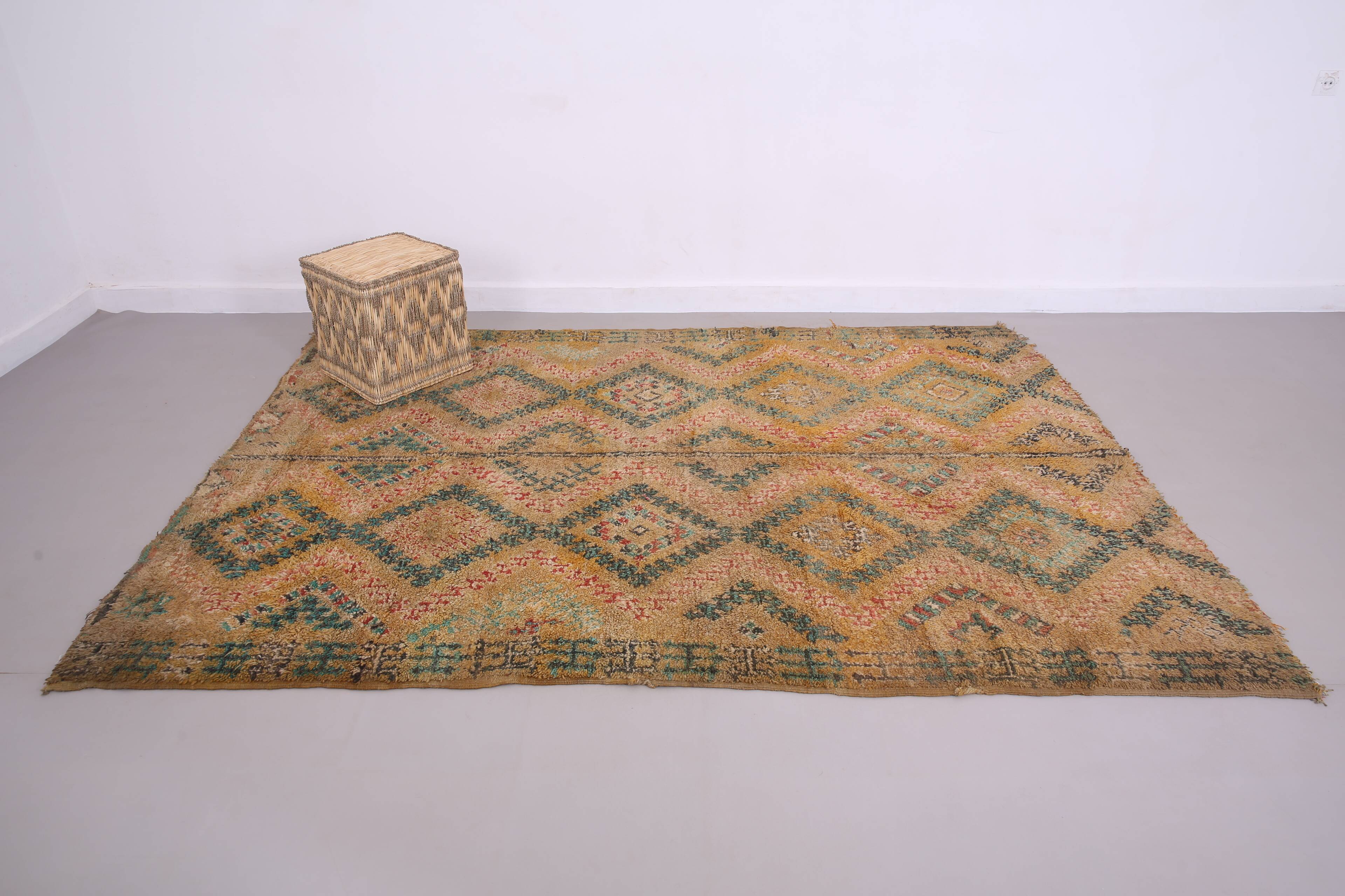 Vintage Moroccan Rug 184 x 255 cm - Handmade Berber Rug - Old Moroccan rug