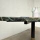 Table basse en marbre vert et laiton par Michel Kin pour Arflex