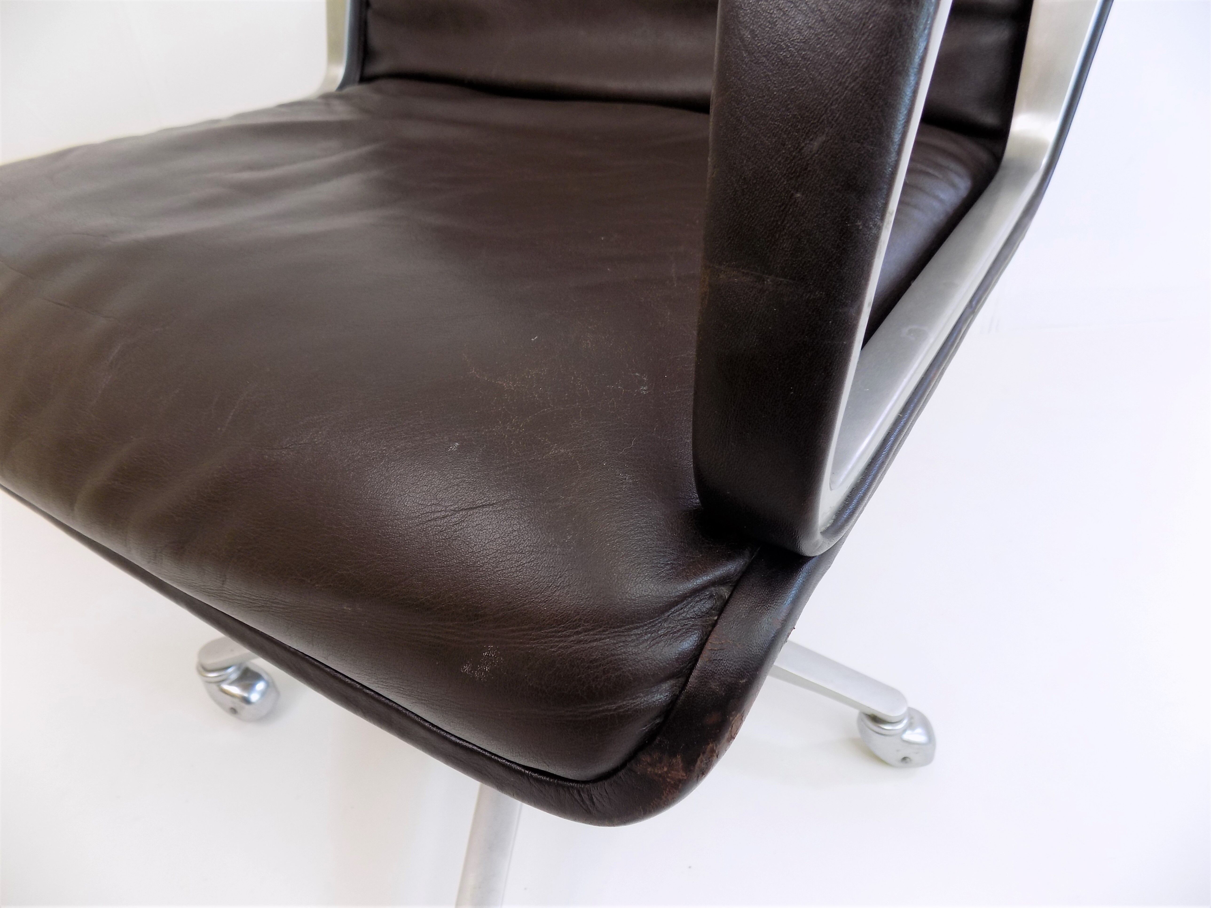 Wilkhahn Delta 2000 leather office chair by Delta Design