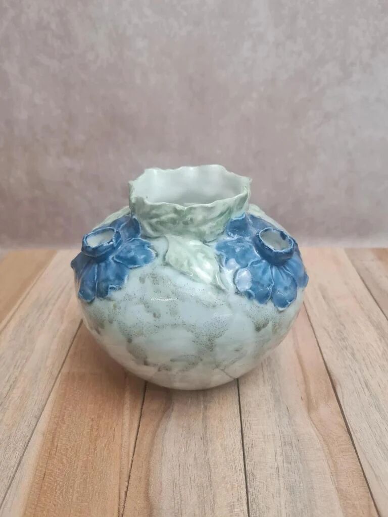 Flower vase in earthenware, blue floral decoration – antique
