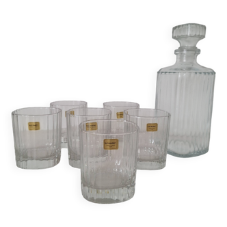 Verres à whisky et carafe striés