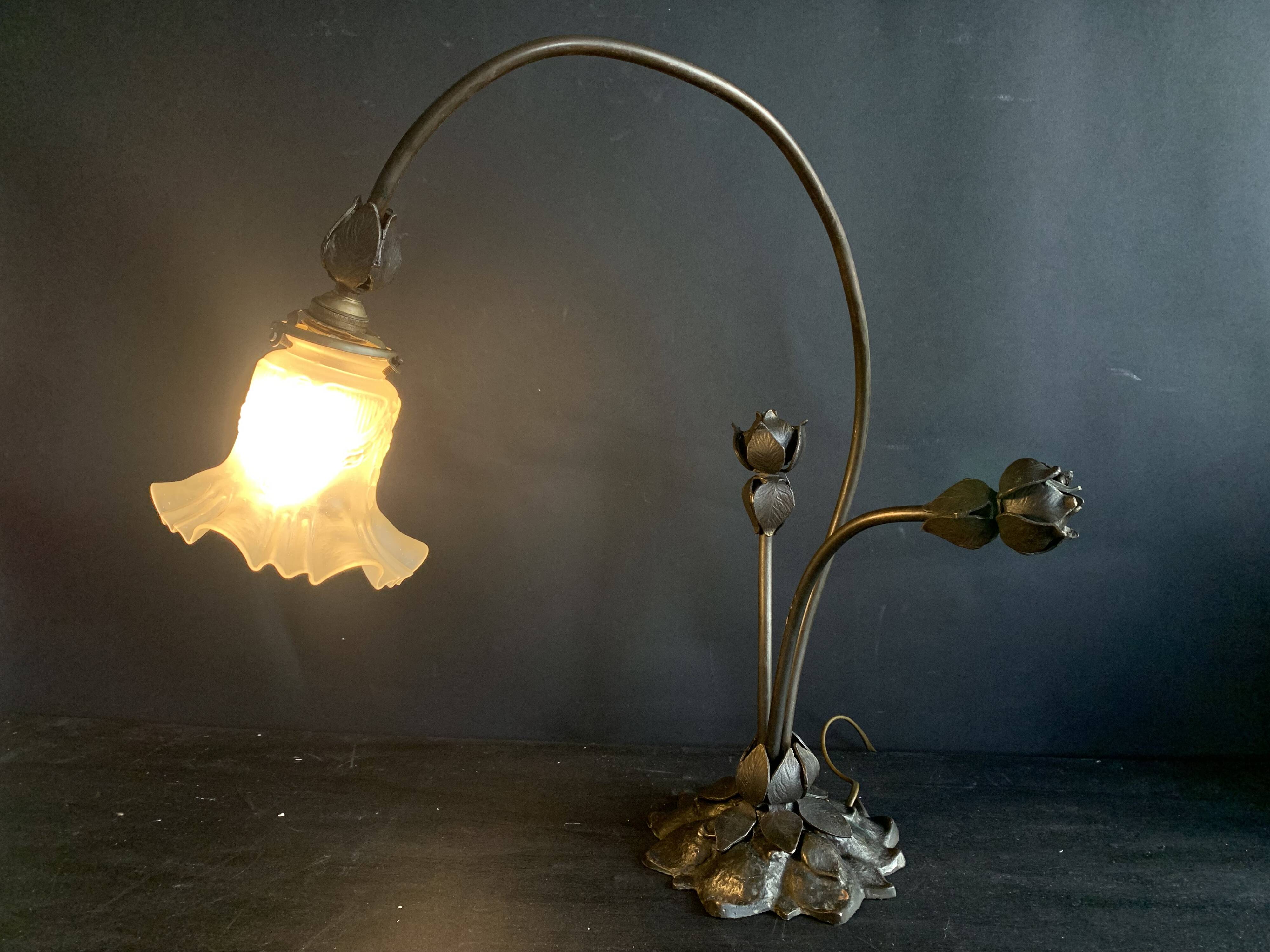 Large signed Art Nouveau style bronze sculpture lamp