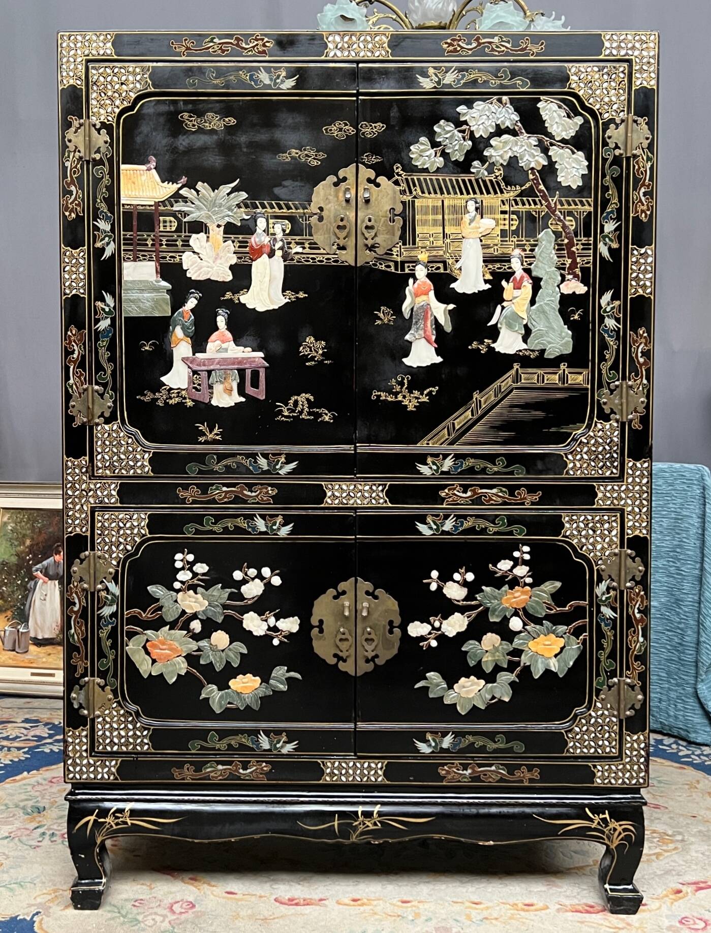Chinoiserie style furniture. Mother-of-pearl, steatite, jade marquetry.