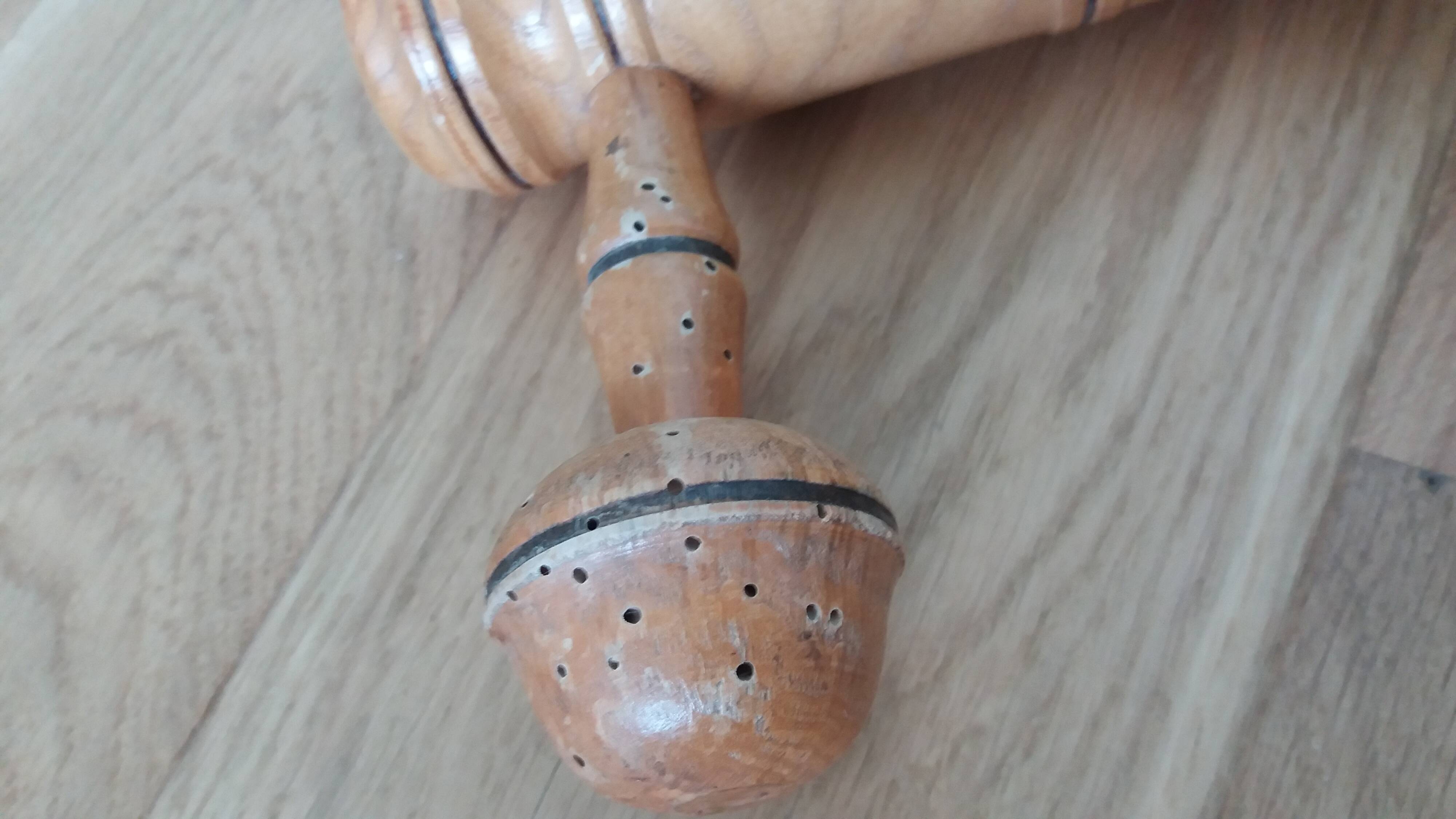 Porte manteau mural en bois façon bambou à 3 patères forme champignon