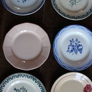 A set of 6 mismatched blue and pink floral dinner plates from Terre de Fer, Digoin.